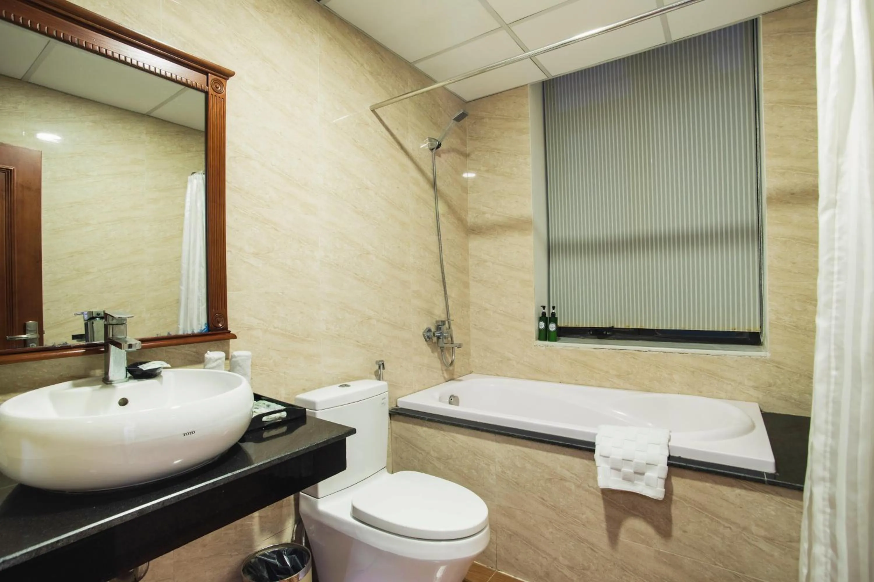 Bath in Western Hanoi Hotel