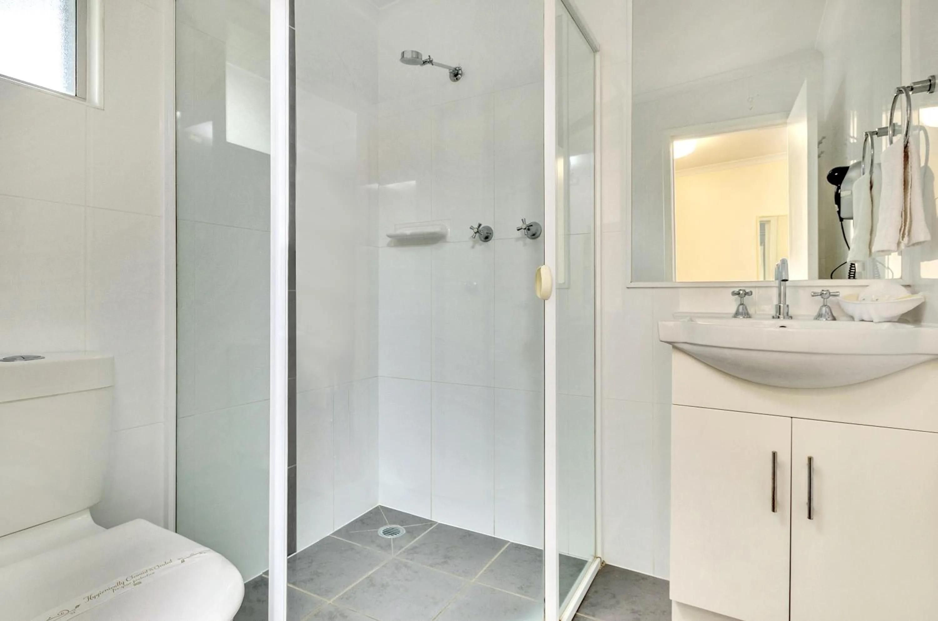 Bathroom in Jackie Howe Motel