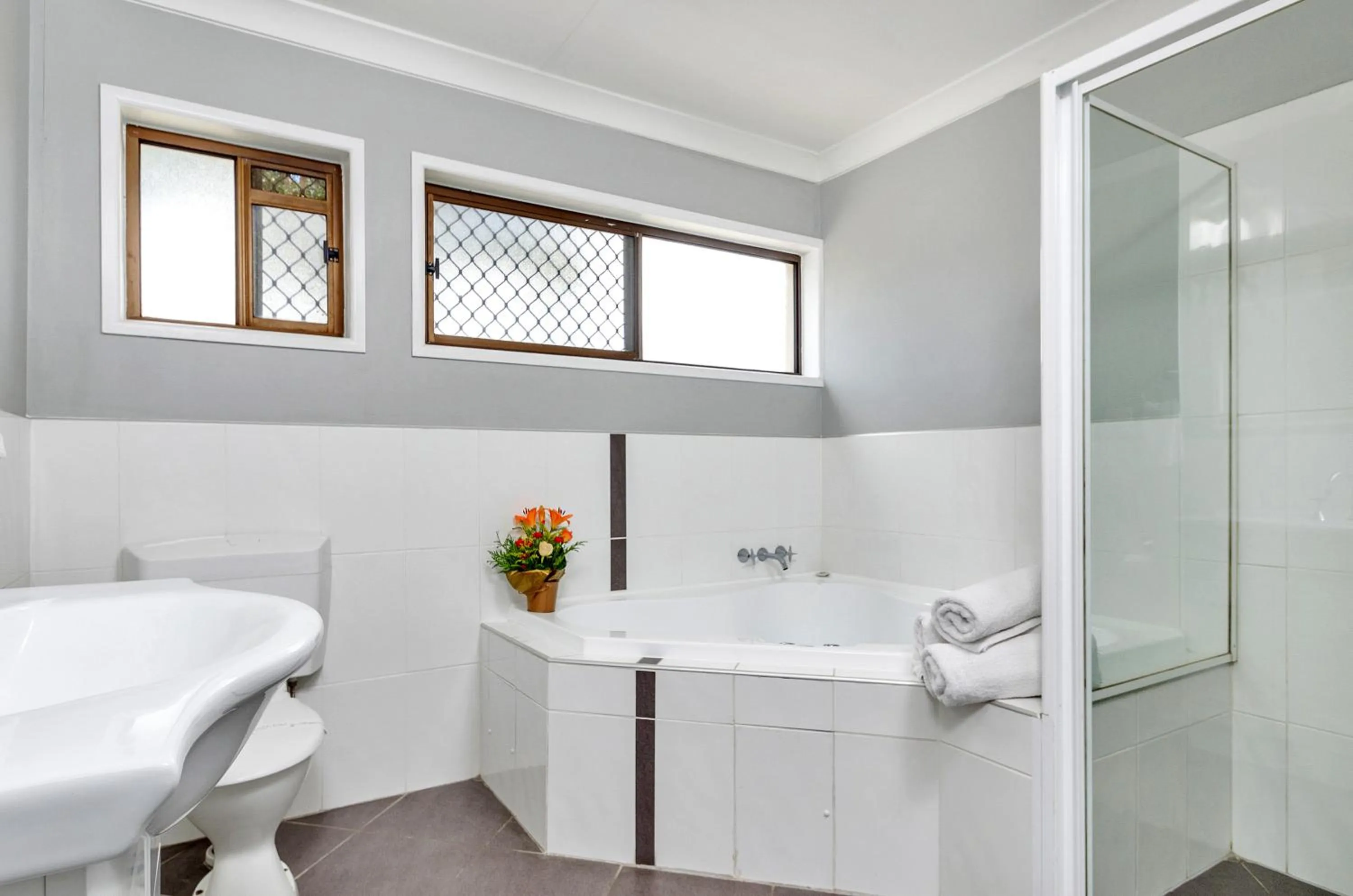 Bathroom in Jackie Howe Motel