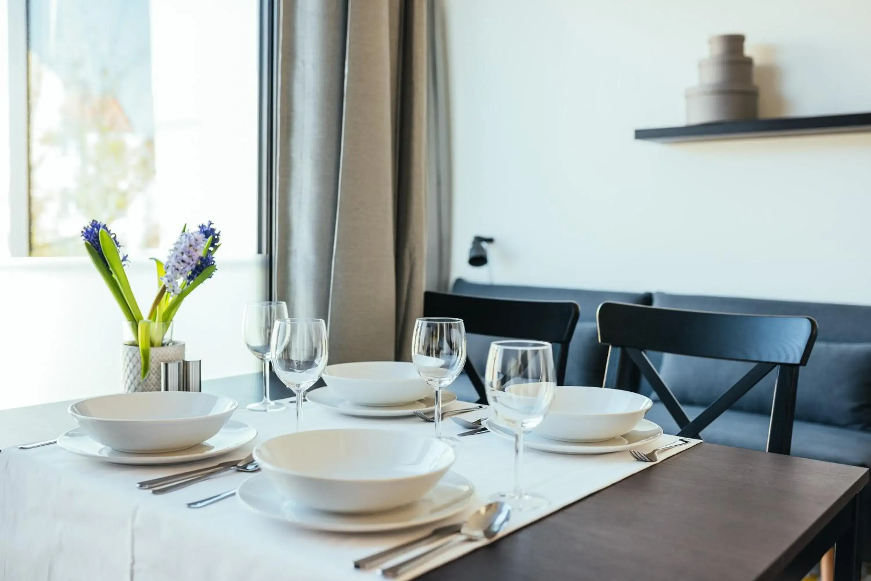 Restaurant/places to eat in The Rix Studios & Suites Restaurant/places to eat in The Rix Studios & Suites