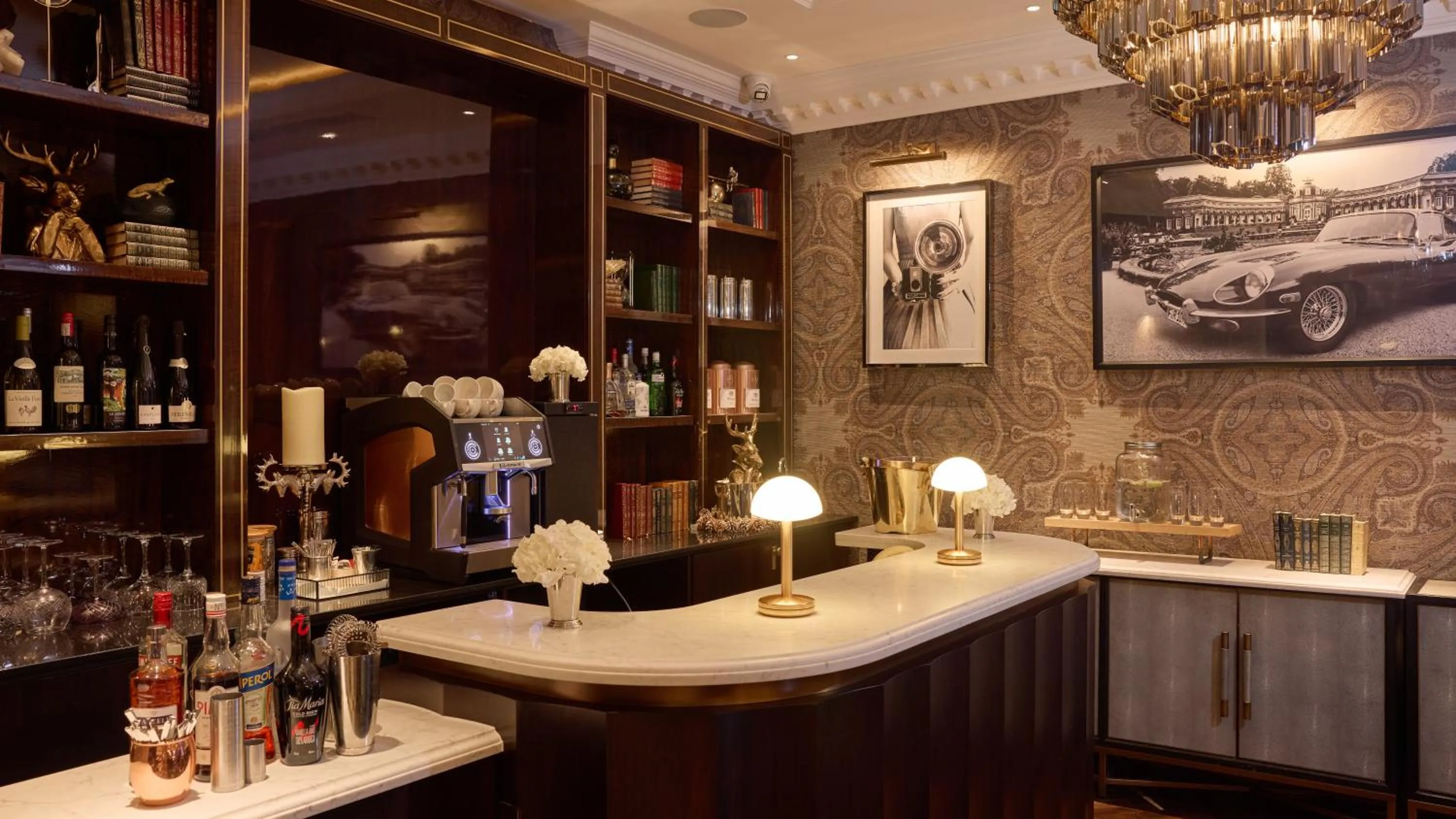 Lounge or bar in The Selwyn, Richmond