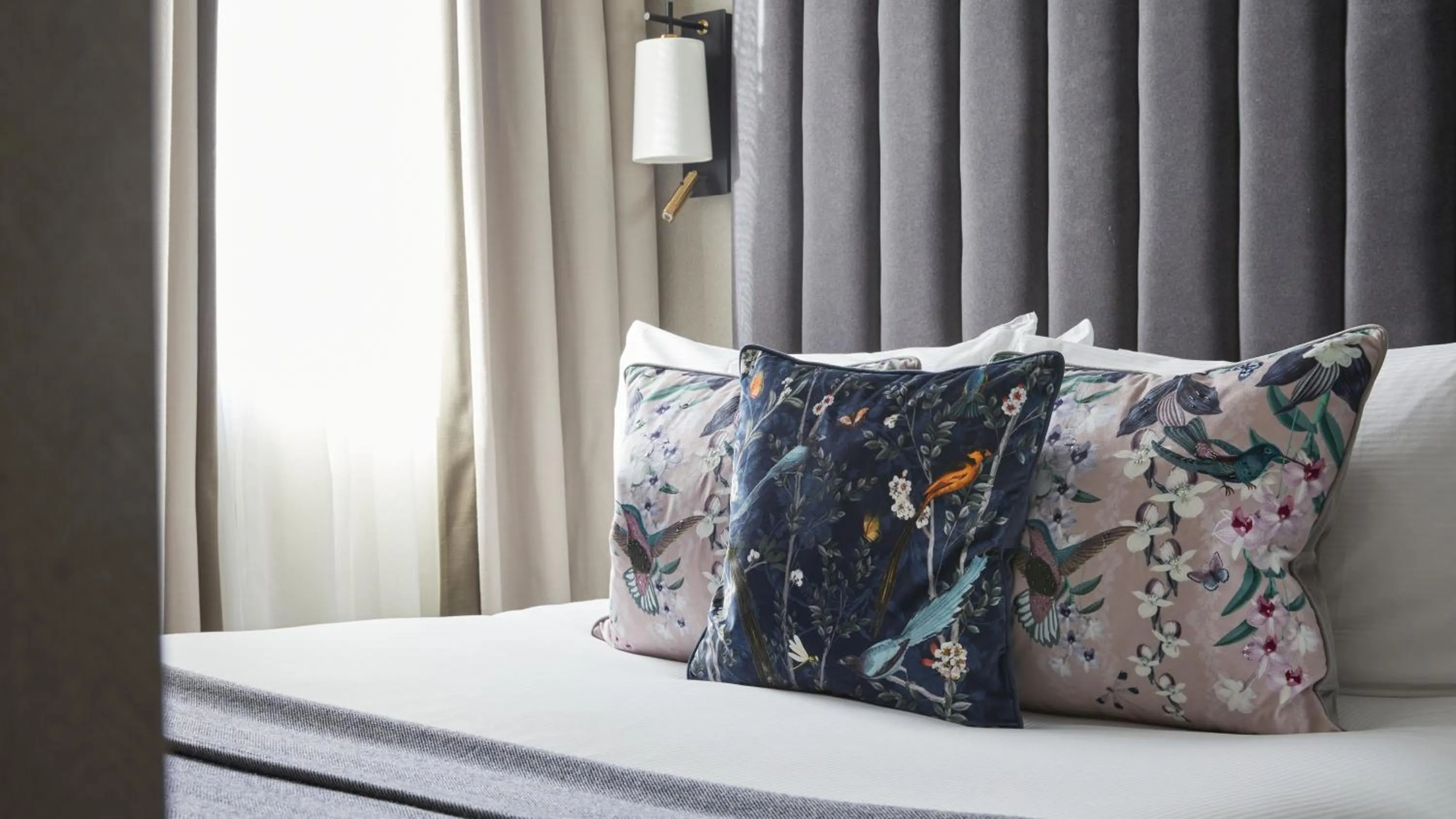 Bedroom, Bed in The Selwyn, Richmond