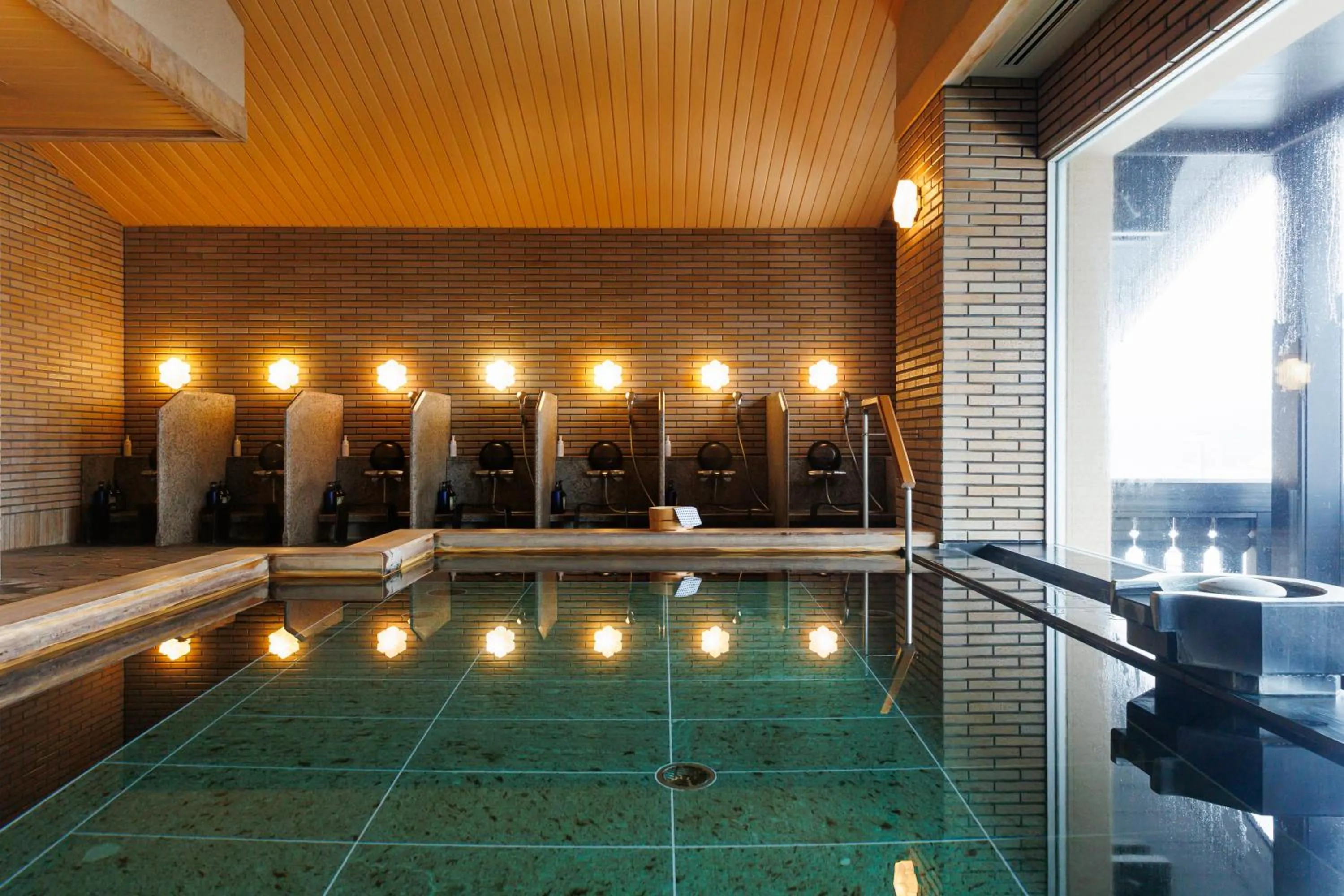 Public Bath in Sun Members Hirugano