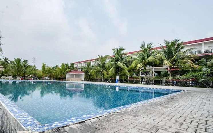 Swimming pool in Hotel Sonar Bangla Kolaghat
