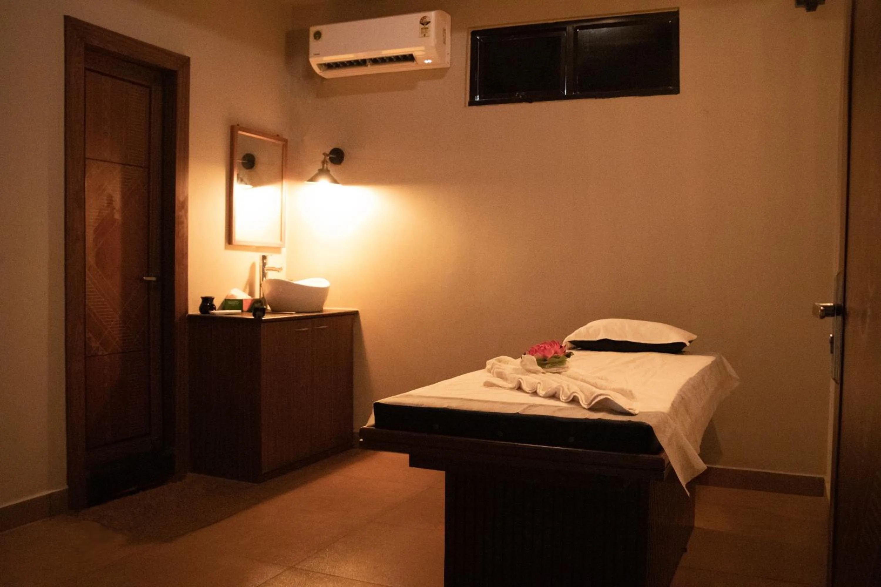 Bed in Hotel Sonar Bangla Kolaghat