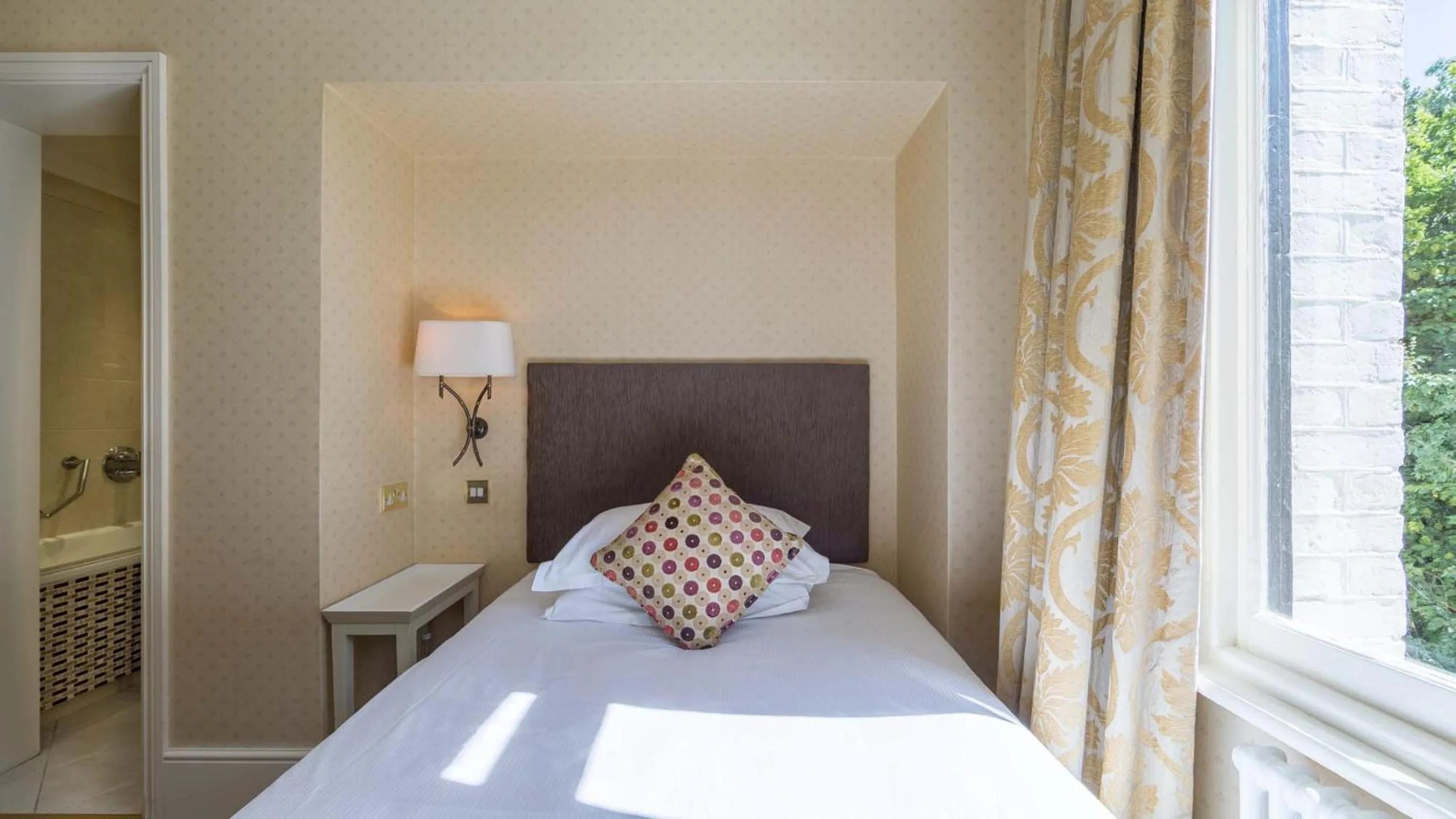 Bedroom, Bed in The Petersham