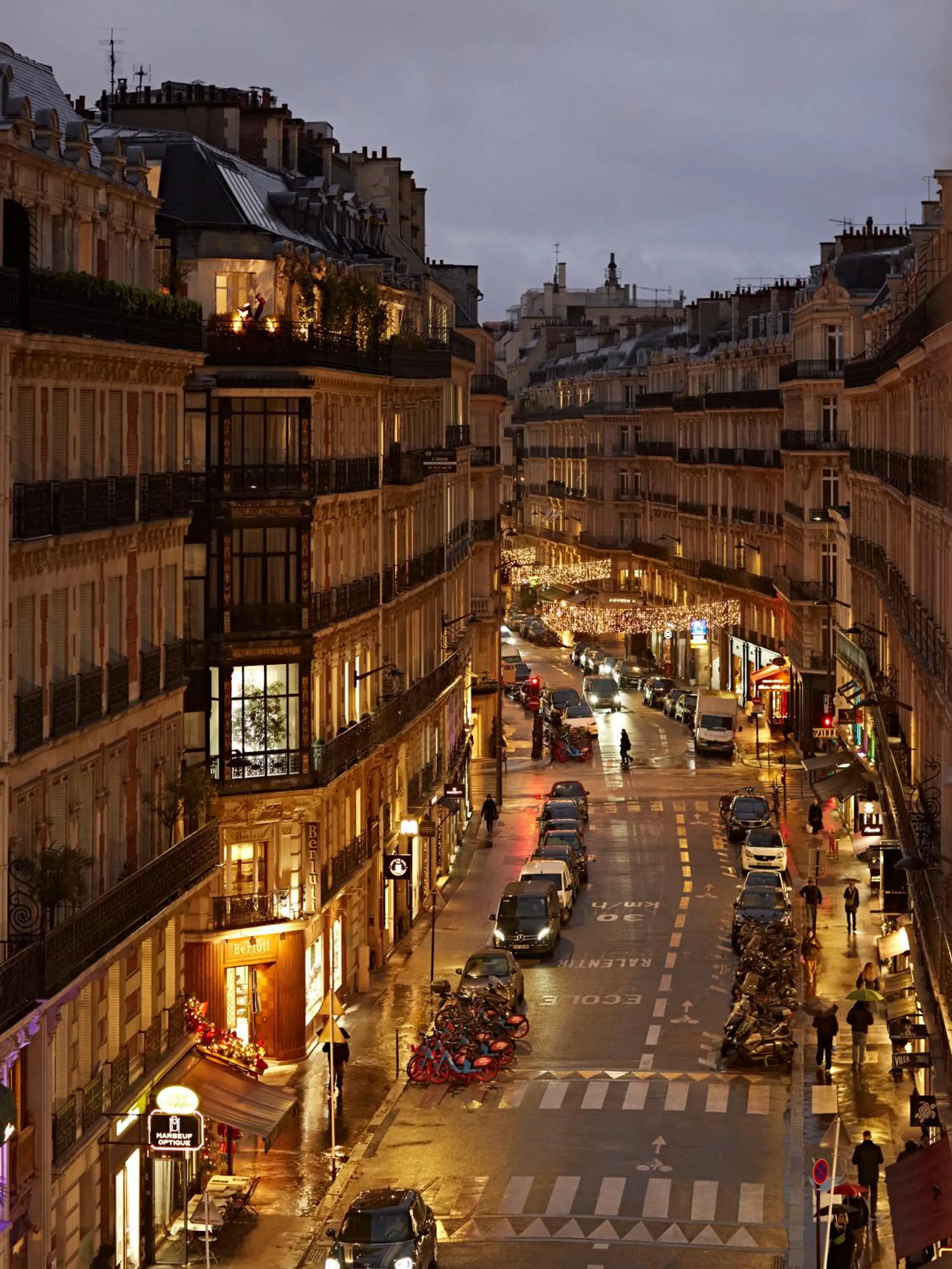 City view in Numa Paris Champs-Élysées