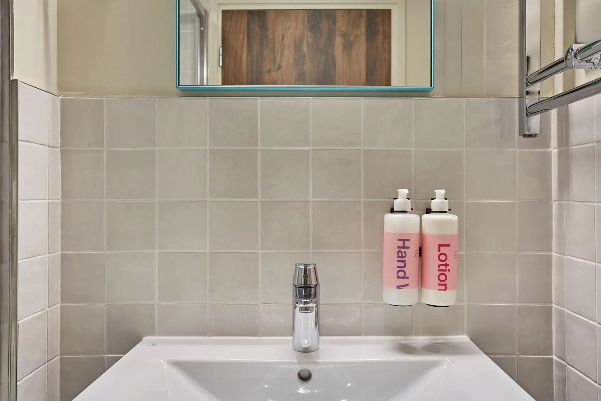 Bathroom in Numa Paris Champs-Élysées