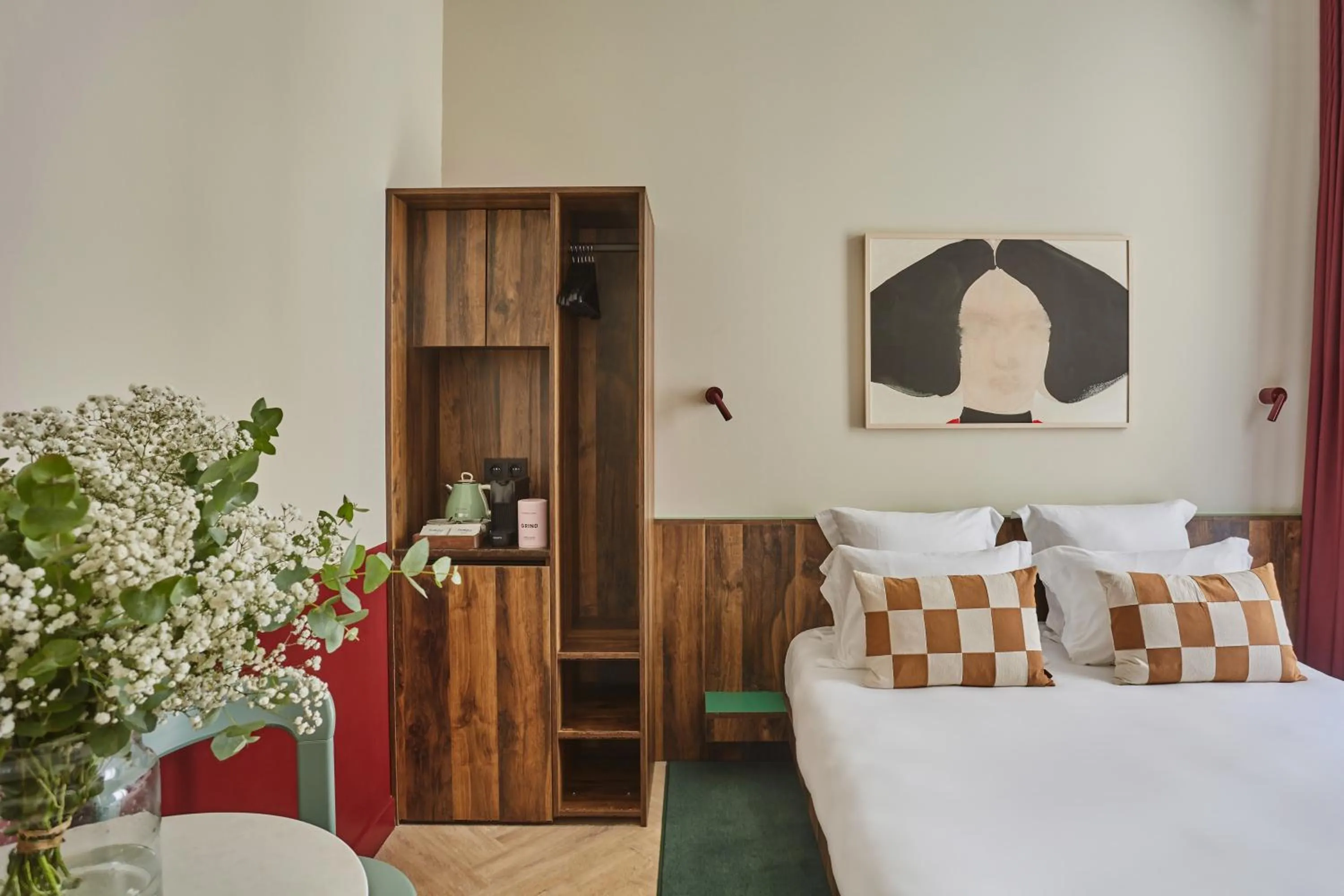 Bed in Numa Paris Champs-Élysées