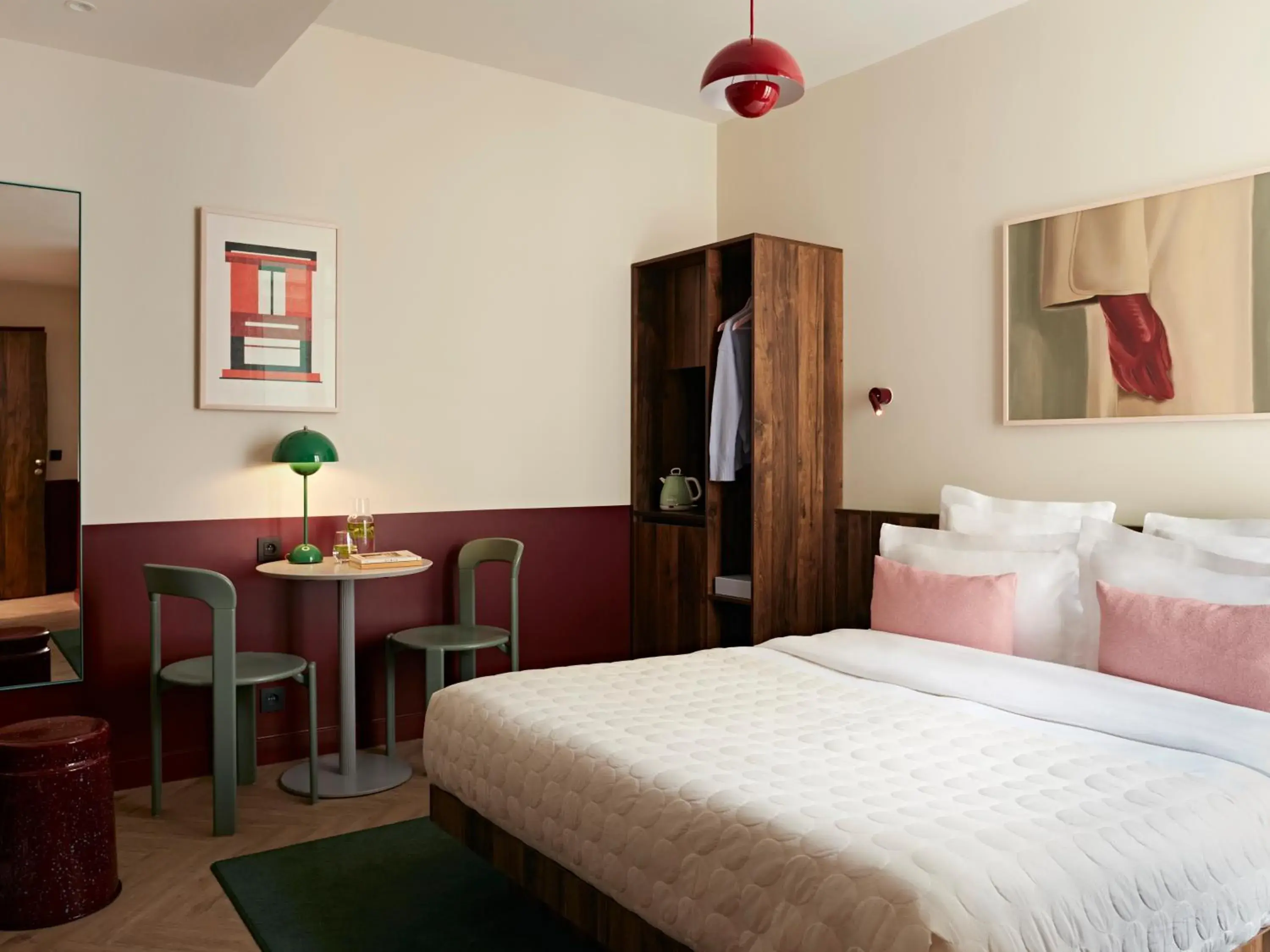 Medium Room in Numa Paris Champs-Élysées Medium Room in Numa Paris Champs-Élysées