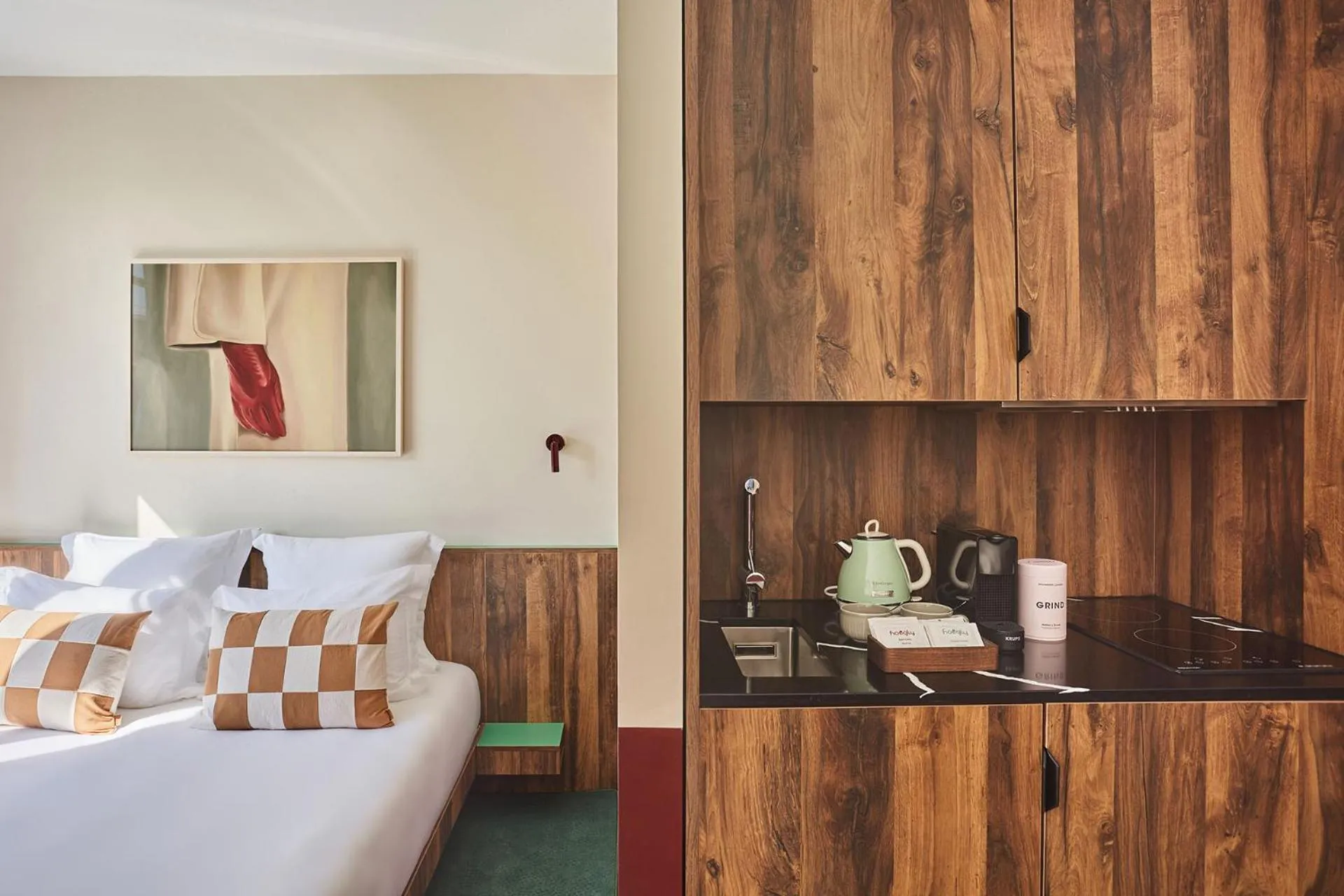 Bed in Numa Paris Champs-Élysées