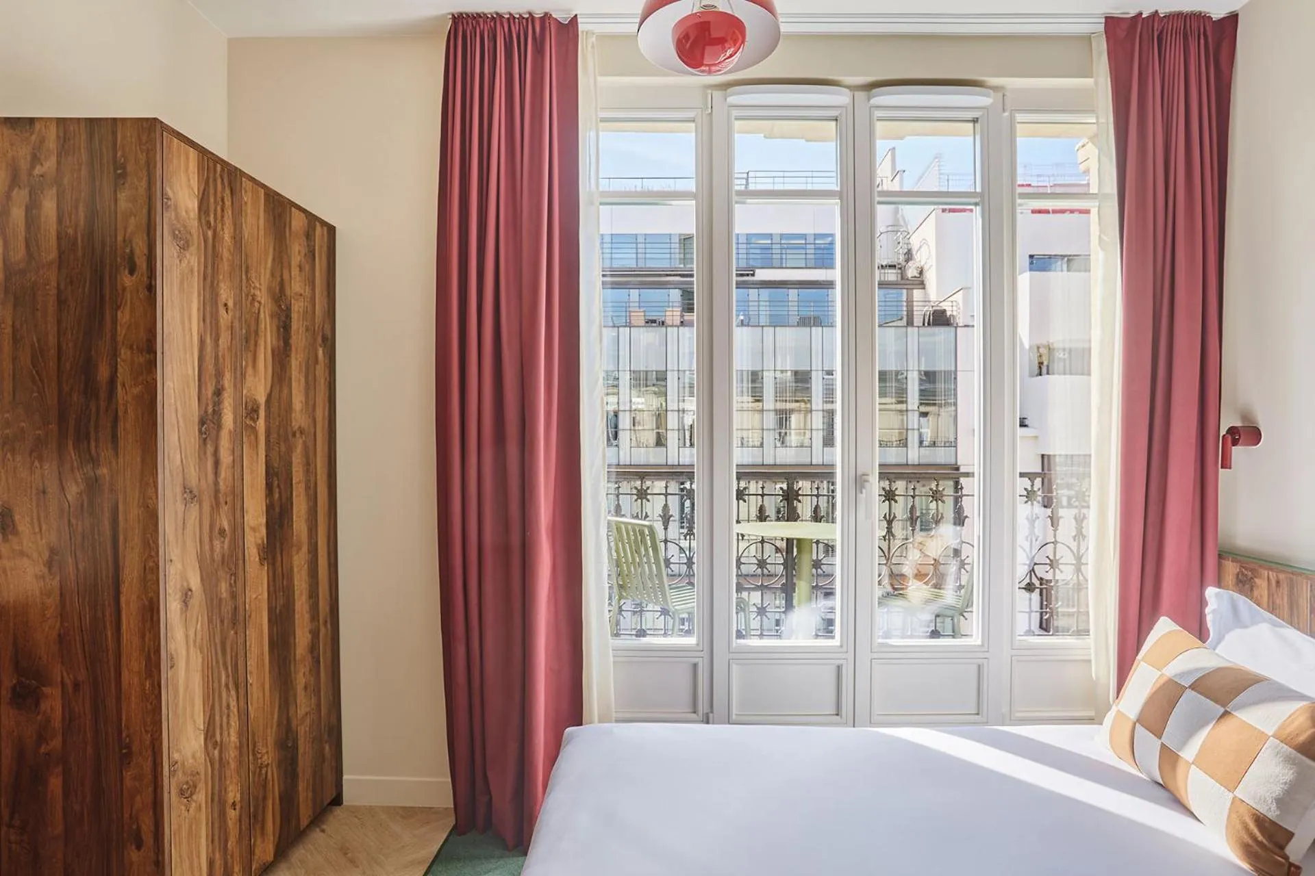 Balcony/Terrace, Bed in Numa Paris Champs-Élysées