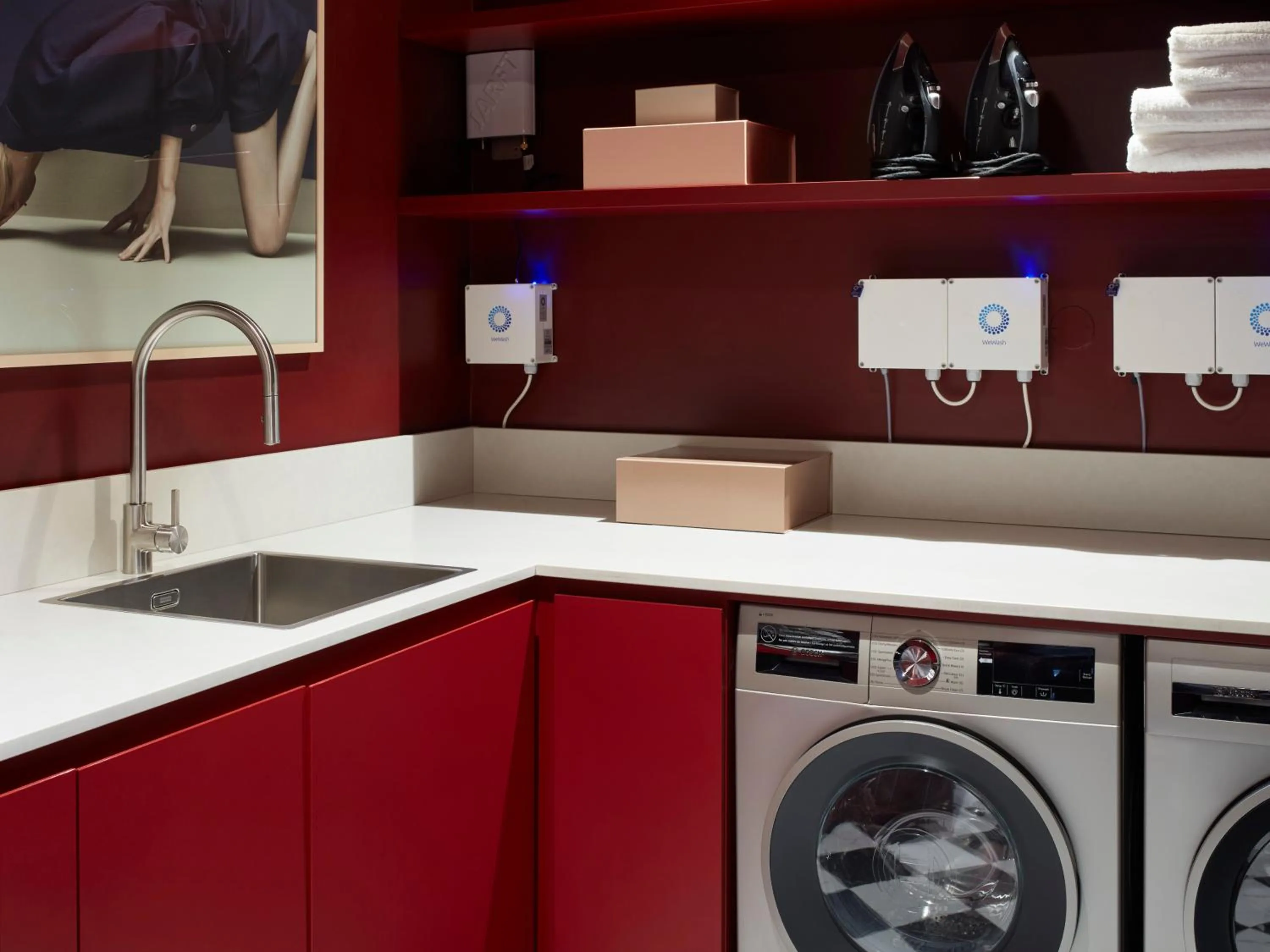 laundry in Numa Paris Champs-Élysées