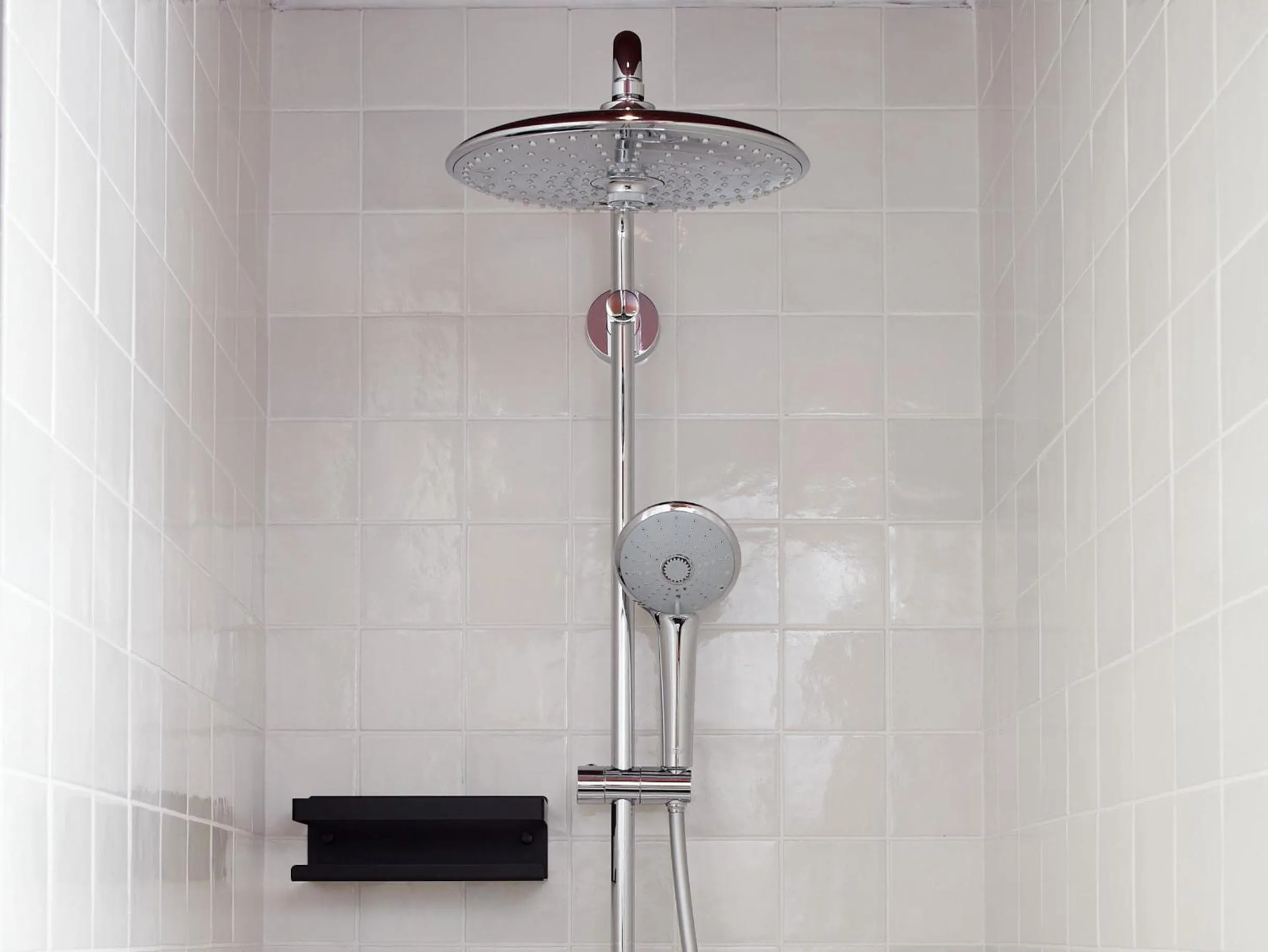 Shower in Numa Paris Champs-Élysées