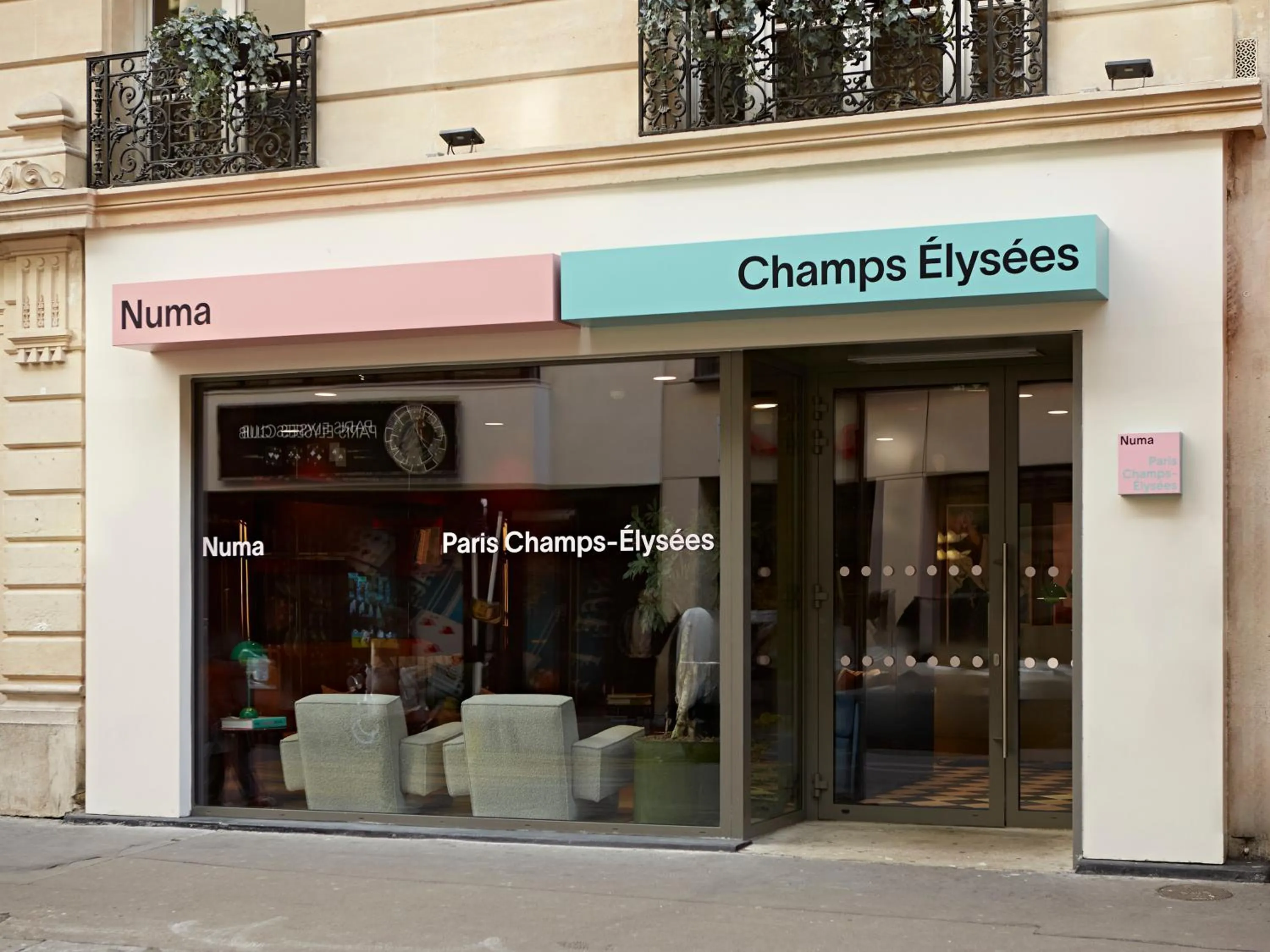 Facade/entrance in Numa Paris Champs-Élysées