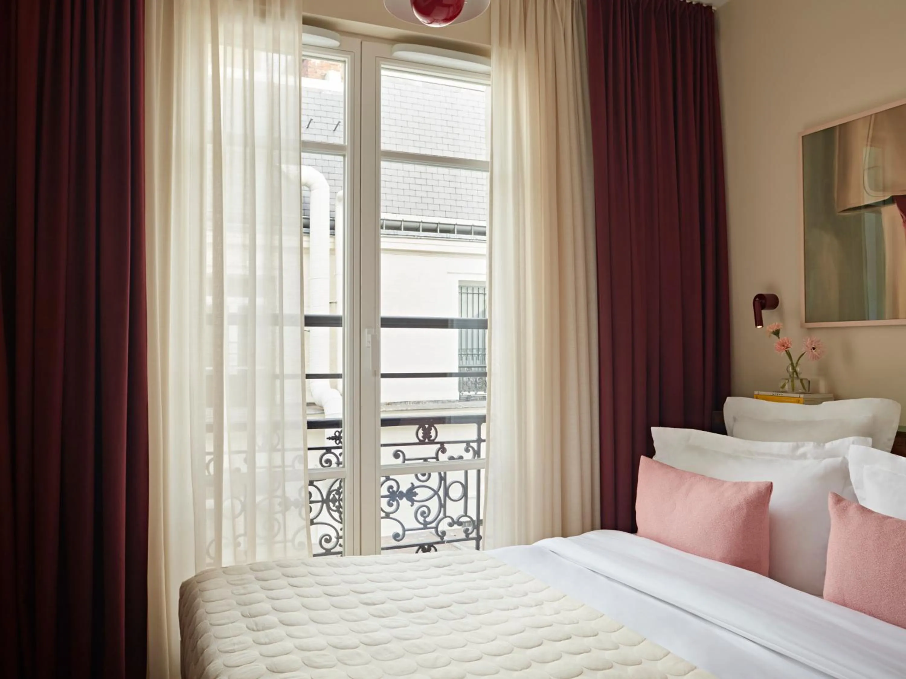 Bedroom, Bed in Numa Paris Champs-Élysées