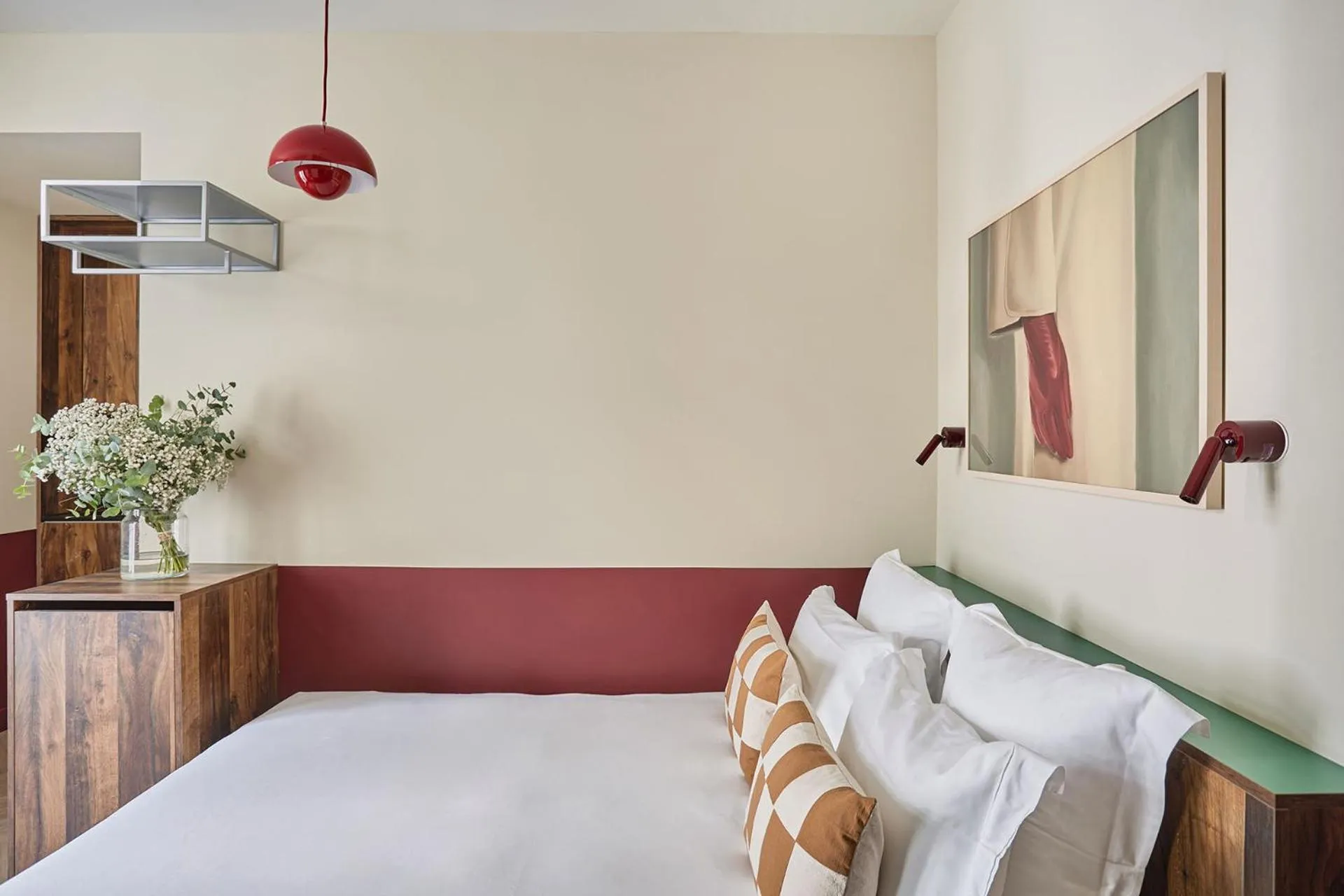 Bed in Numa Paris Champs-Élysées