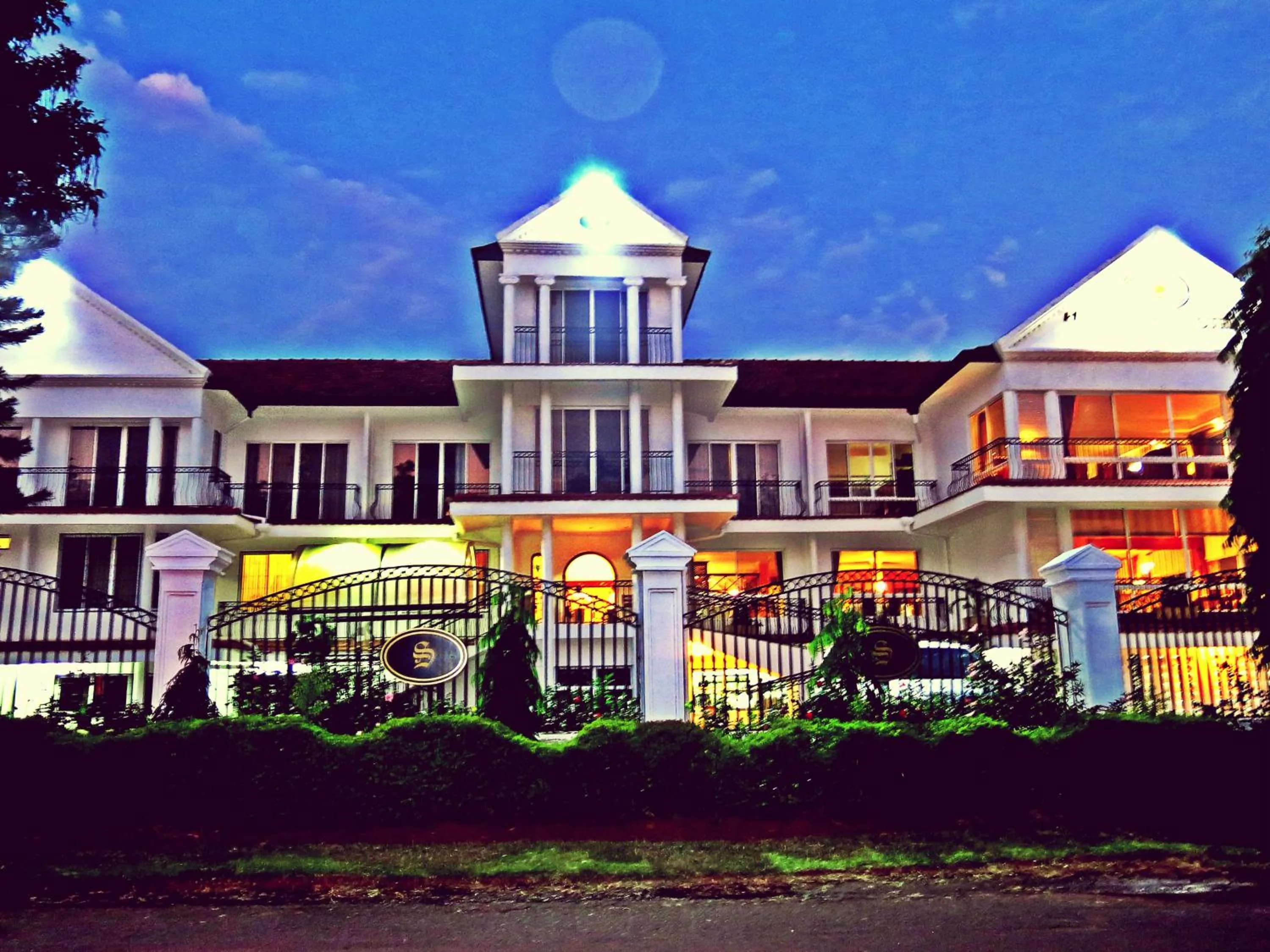 Property building in Sovereign Hotel