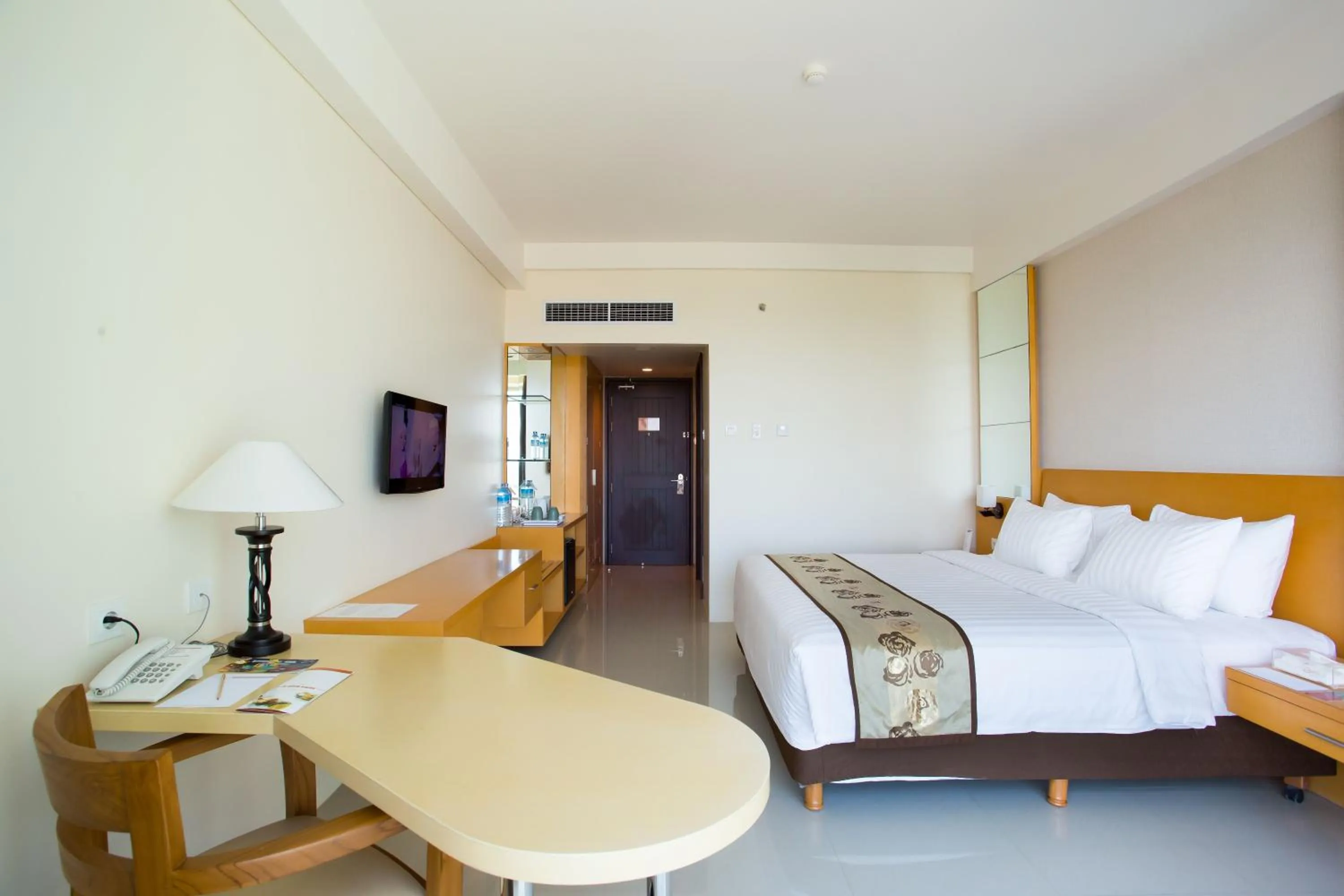 Bedroom, Bed in Golden Palace Hotel Lombok