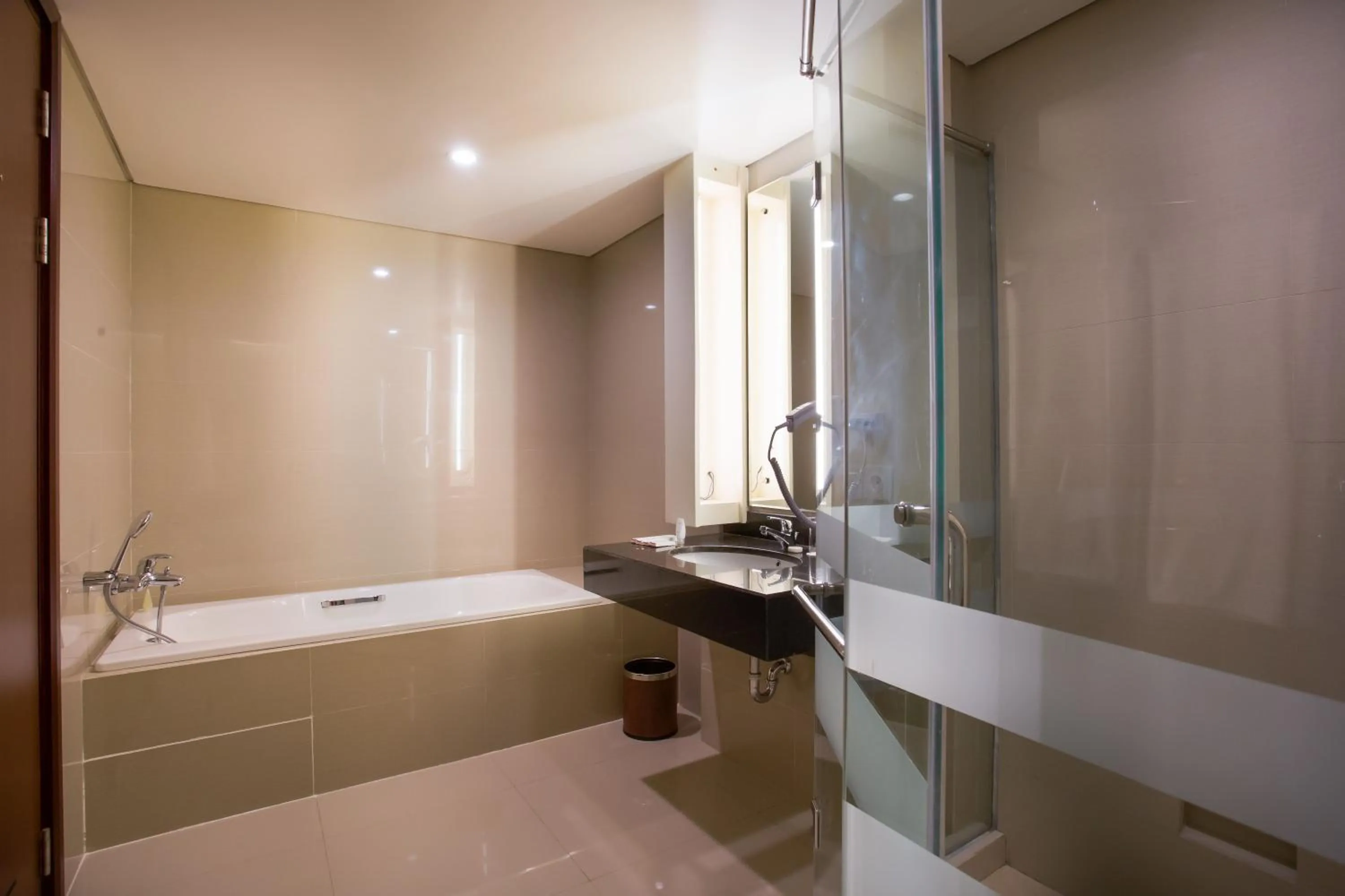 Bathroom in Golden Palace Hotel Lombok