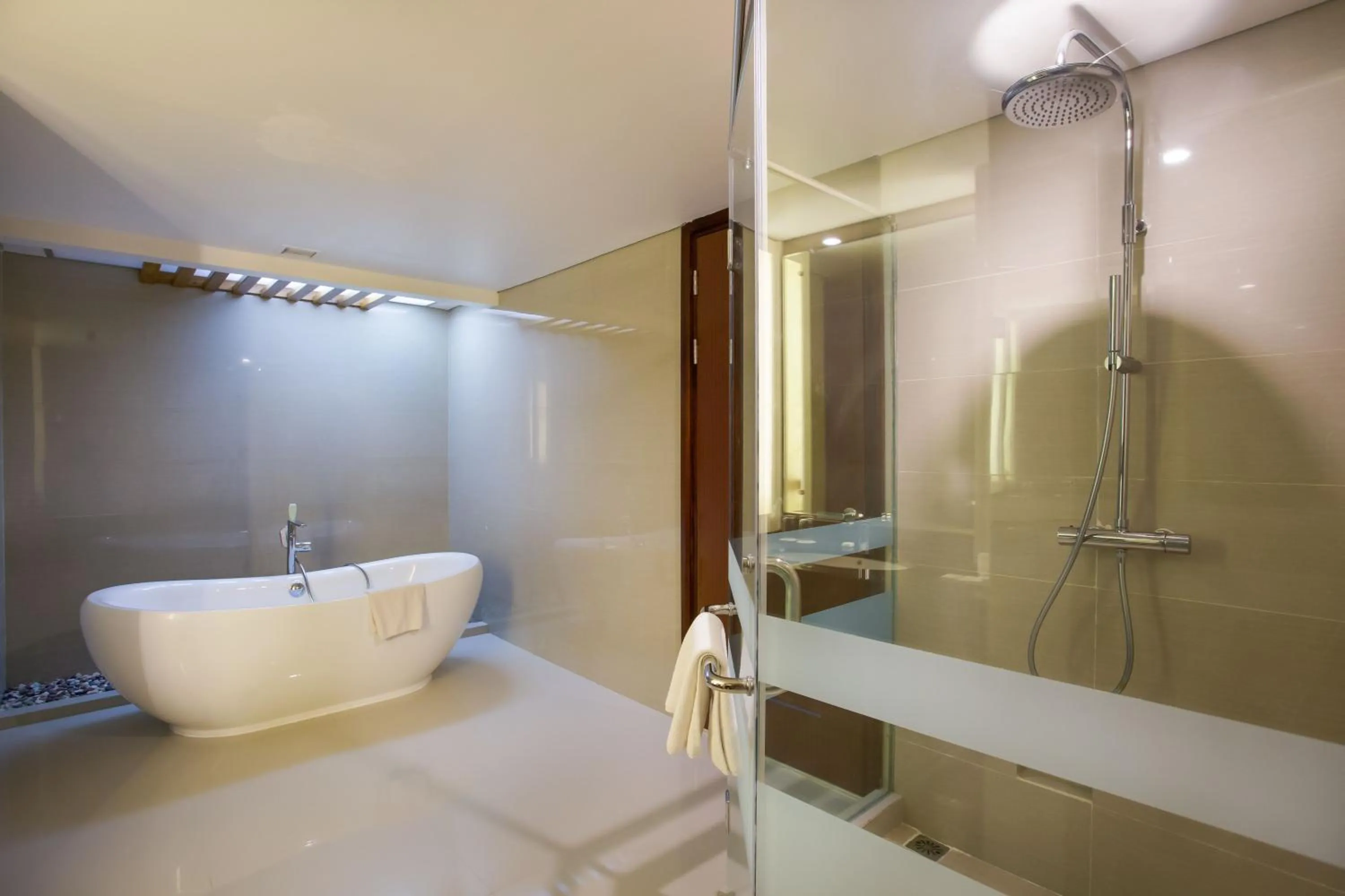 Bathroom in Golden Palace Hotel Lombok