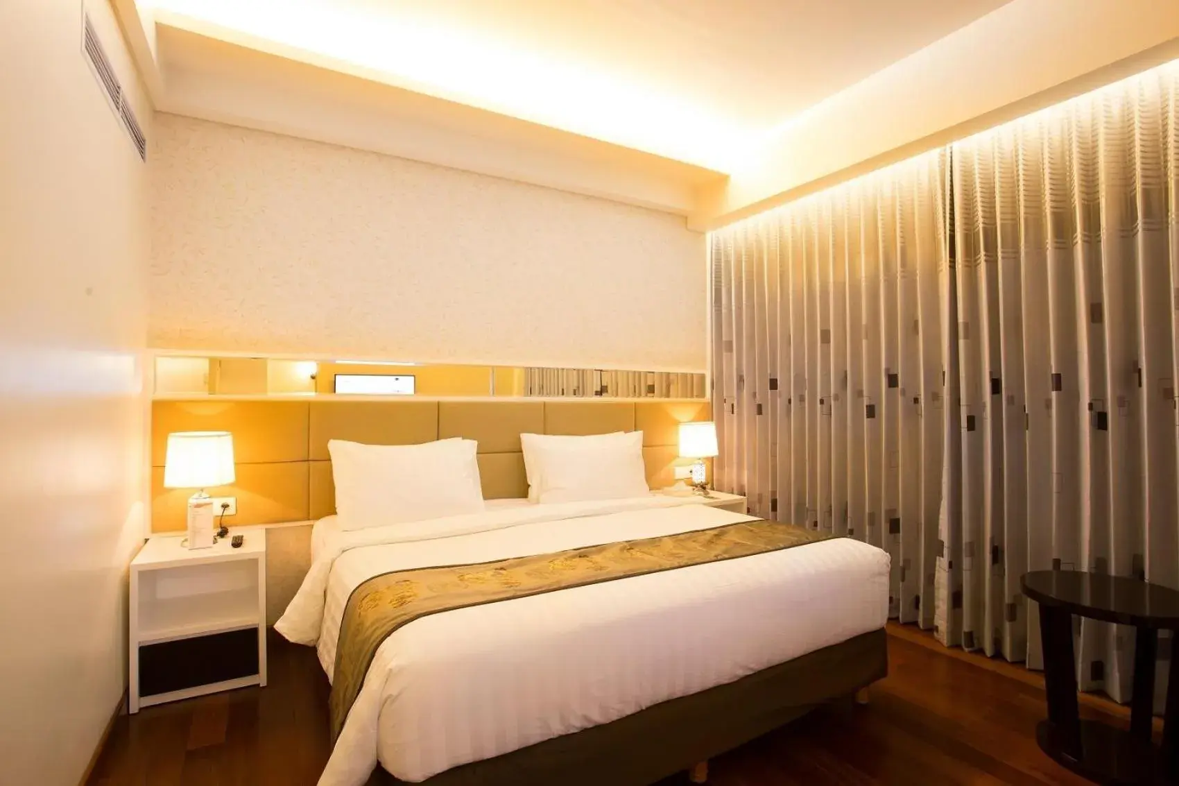 Bed in Golden Palace Hotel Lombok Bed in Golden Palace Hotel Lombok