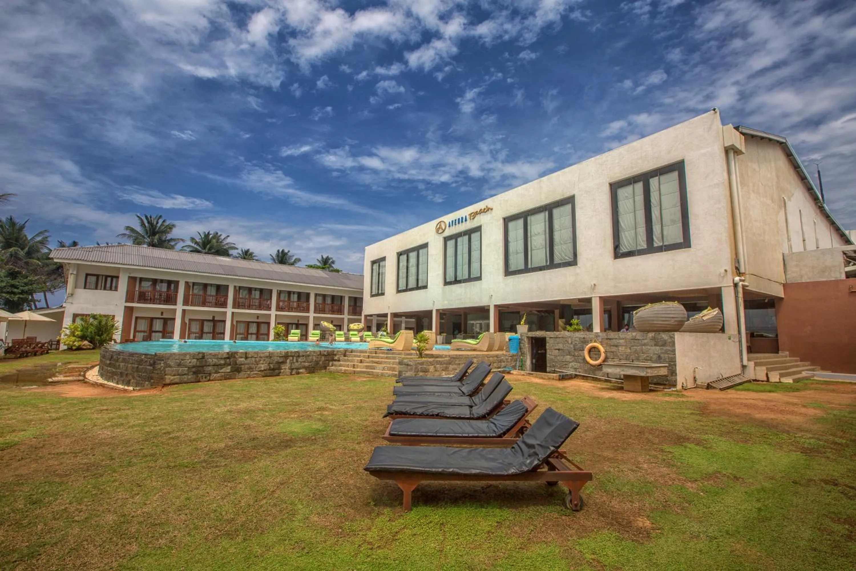 Avenra Beach Hikkaduwa