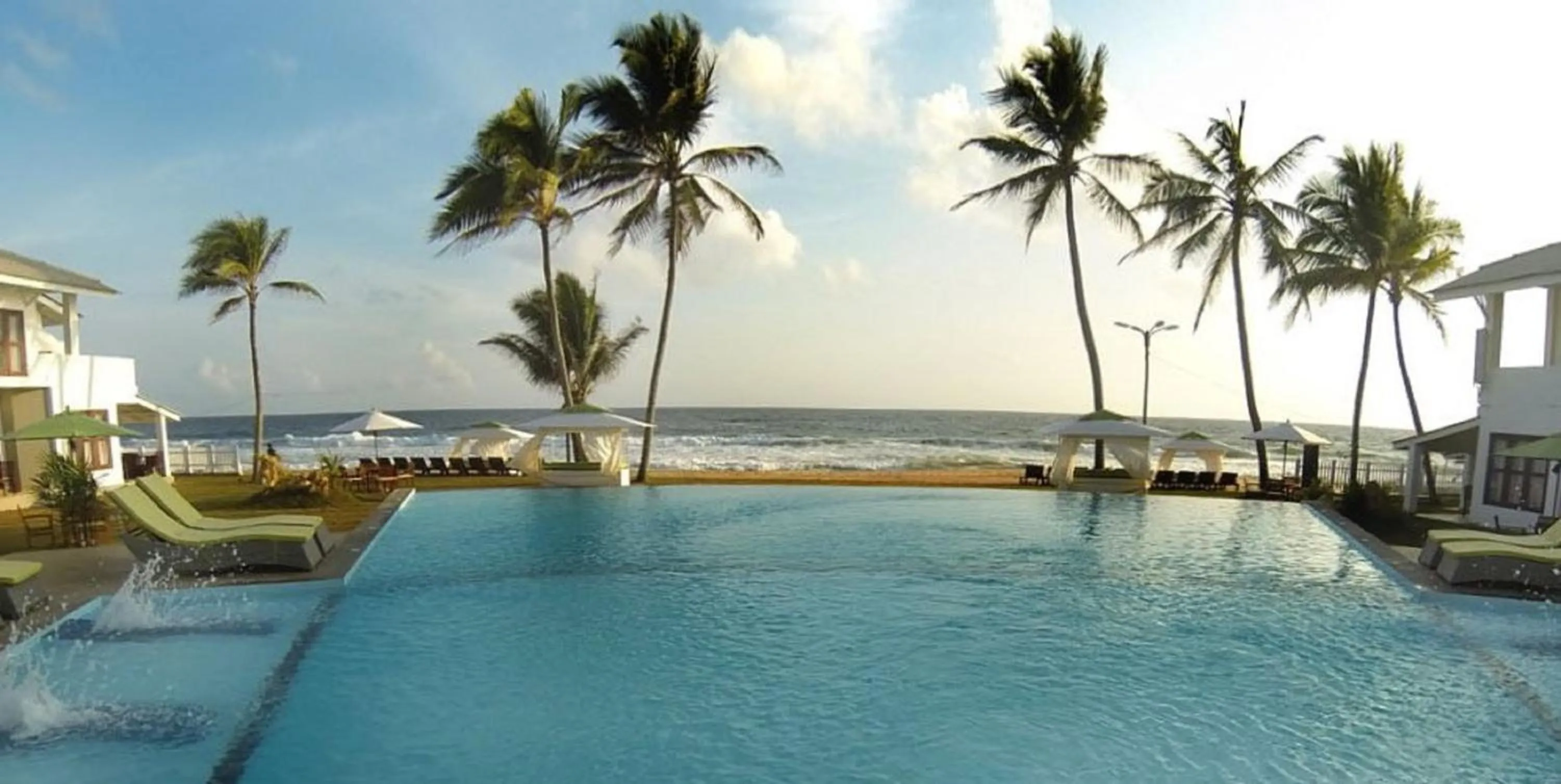 Swimming pool in Avenra Beach Hikkaduwa