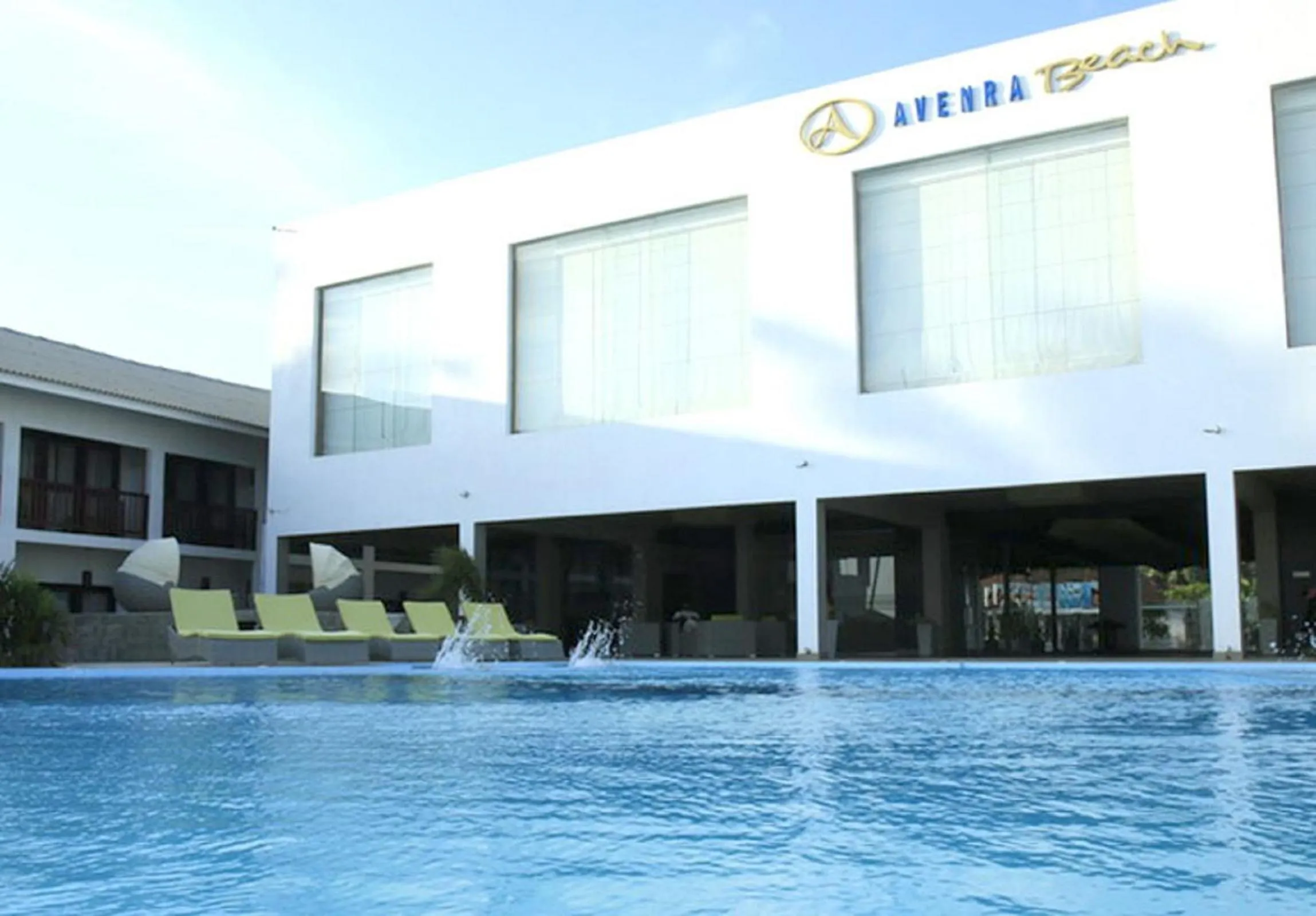 Swimming pool in Avenra Beach Hikkaduwa