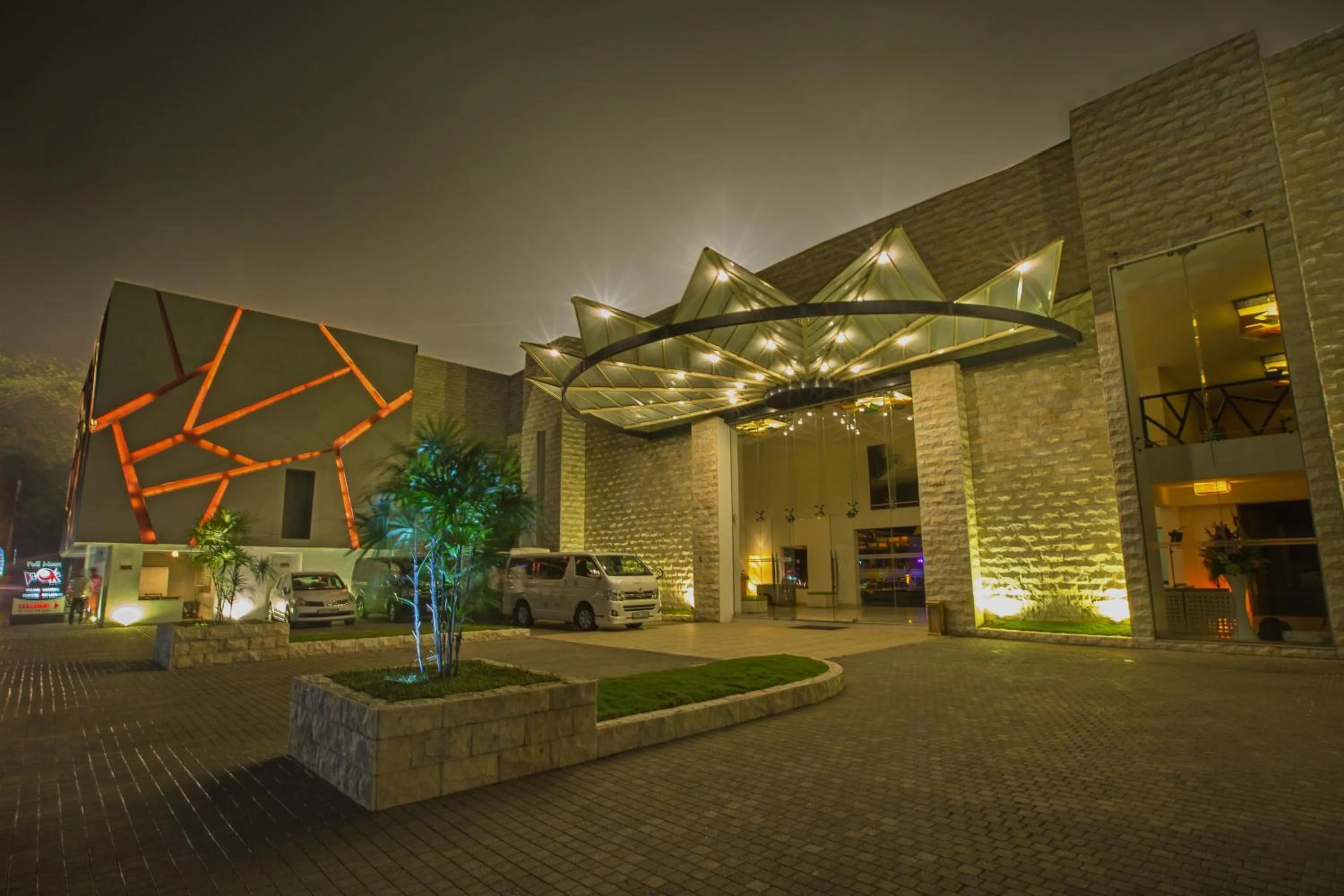 Facade/entrance in Avenra Beach Hikkaduwa