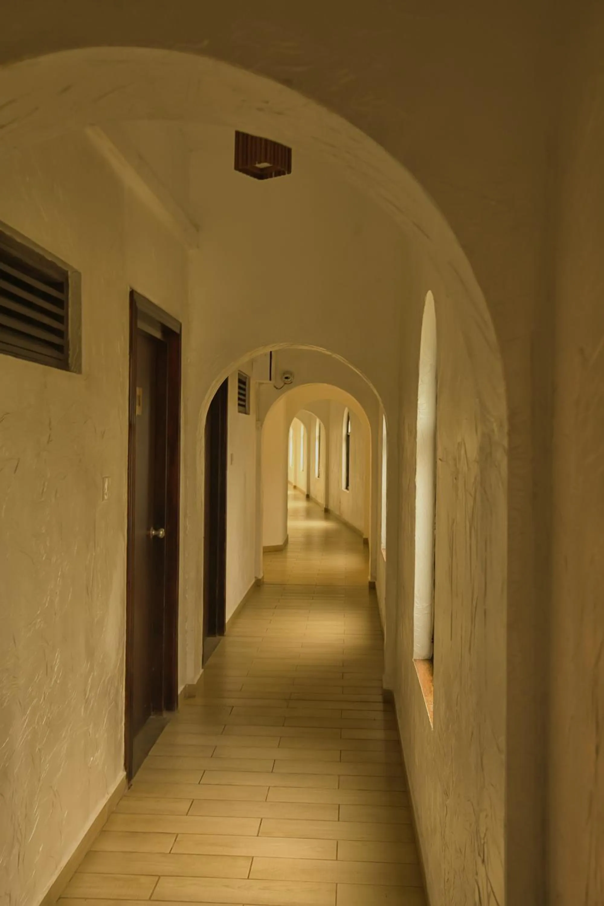 Avenra Beach Hikkaduwa