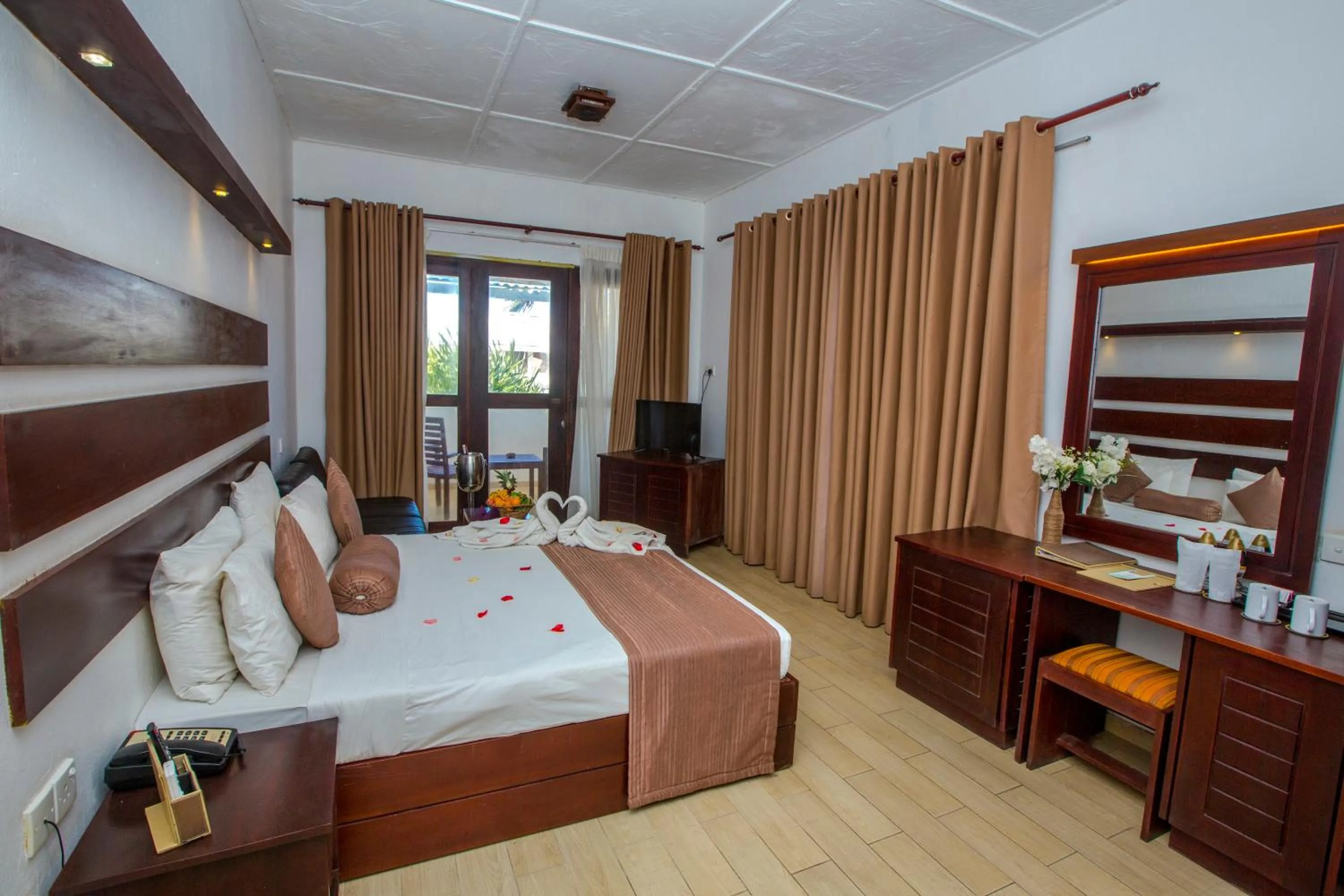 Avenra Beach Hikkaduwa