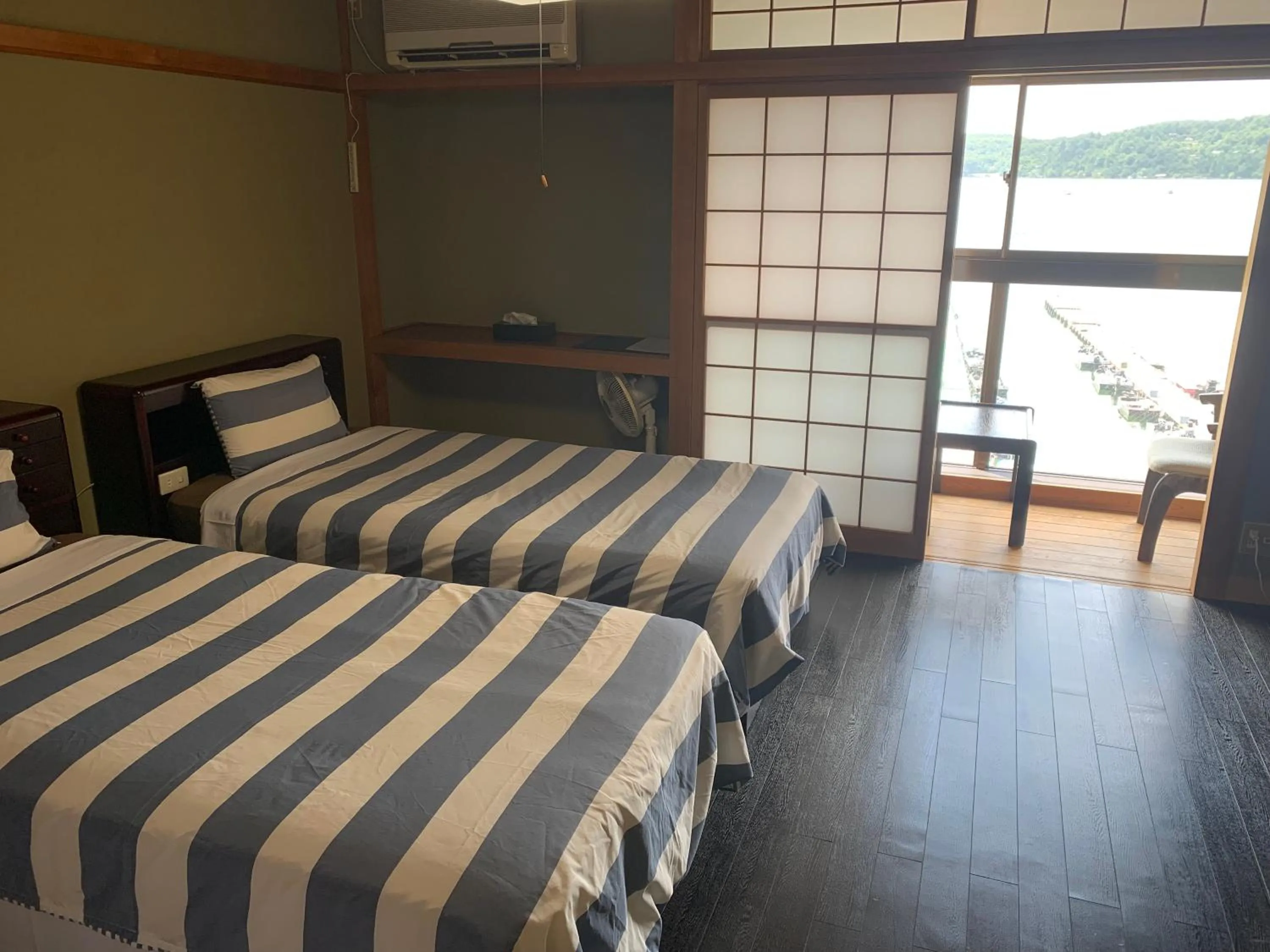 Twin Room with Lake View - single occupancy in Nojiri Lake Resort