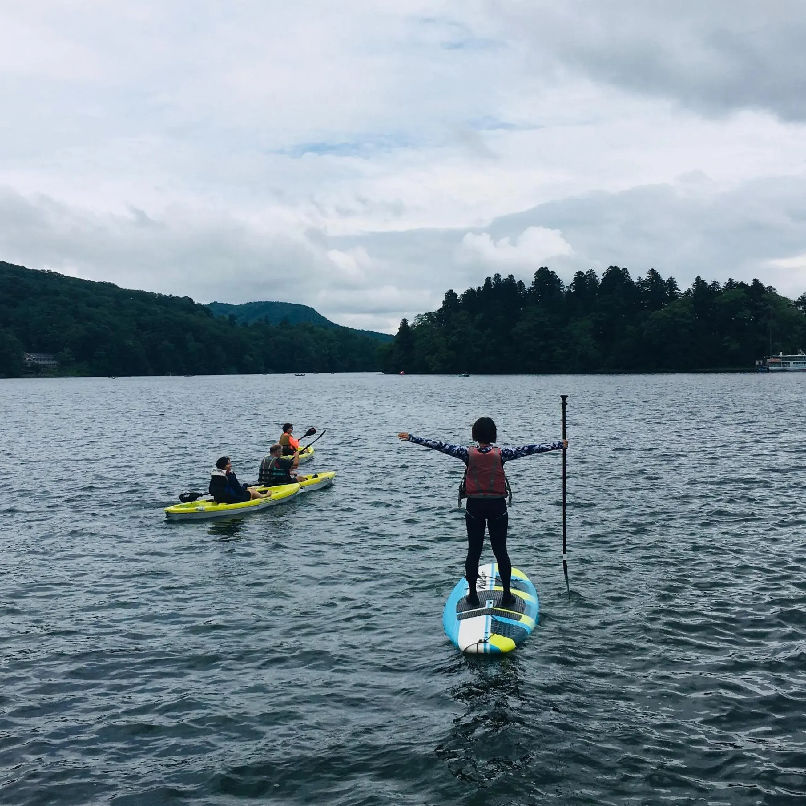 Activities, Canoeing in Nojiri Lake Resort