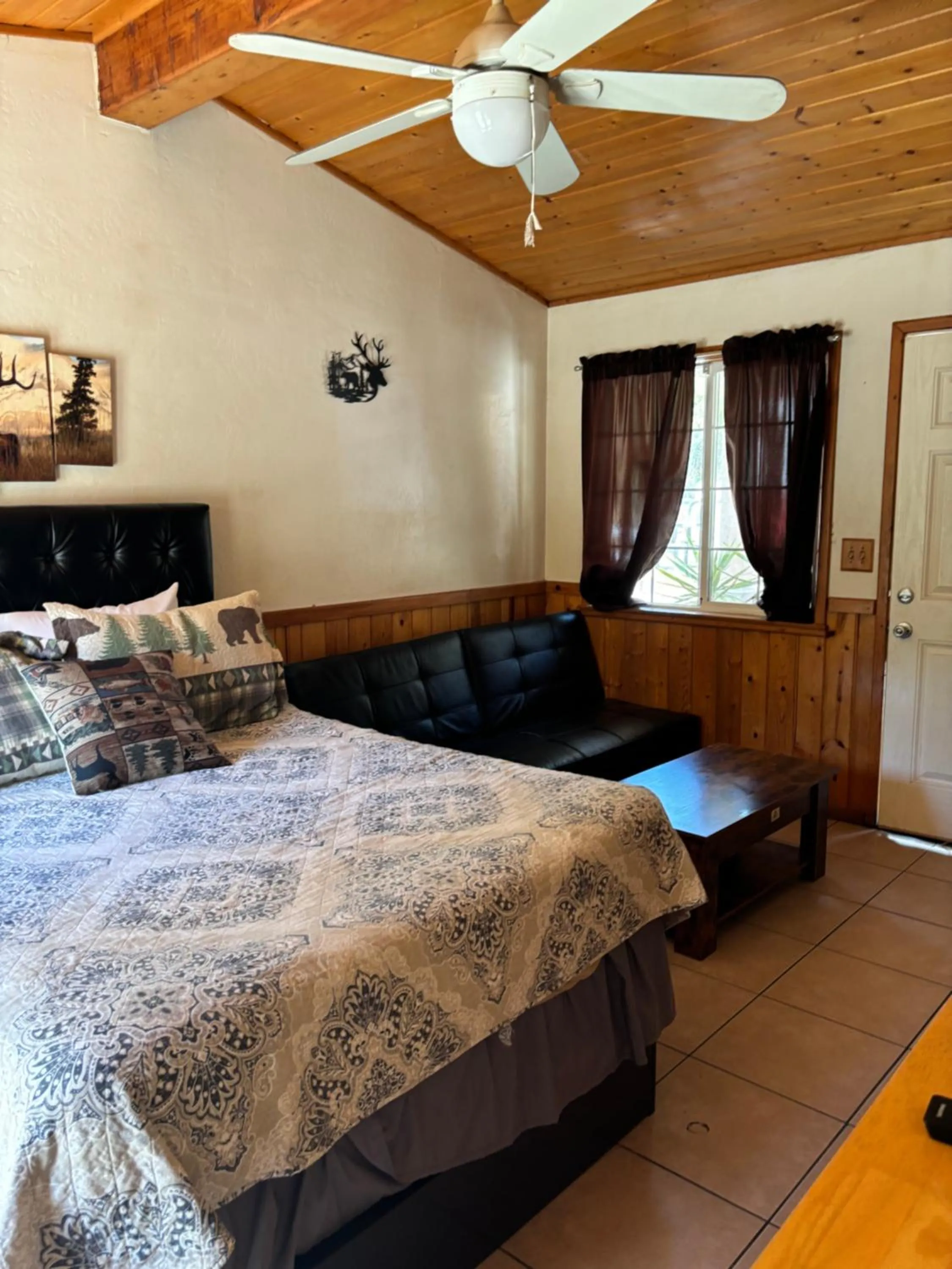 Photo of the whole room, Bed in Sequoia River Front Cabins
