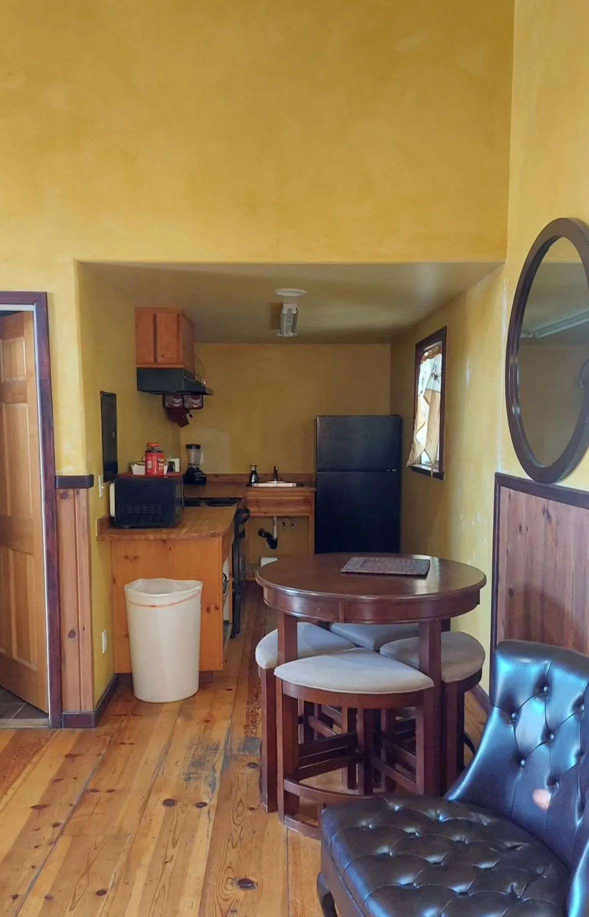 Kitchen or kitchenette in Sequoia River Front Cabins