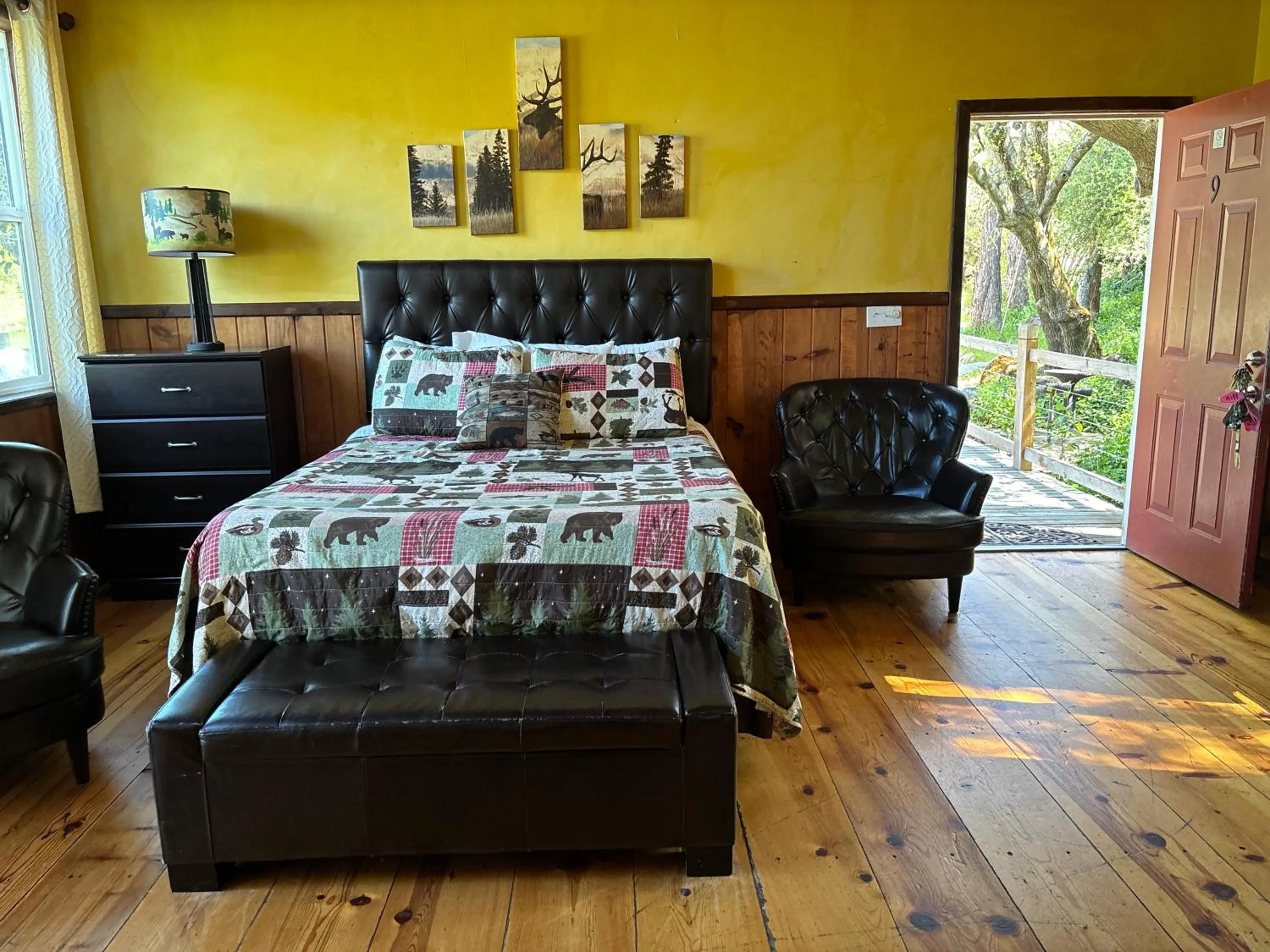 Bedroom, Bed in Sequoia River Front Cabins