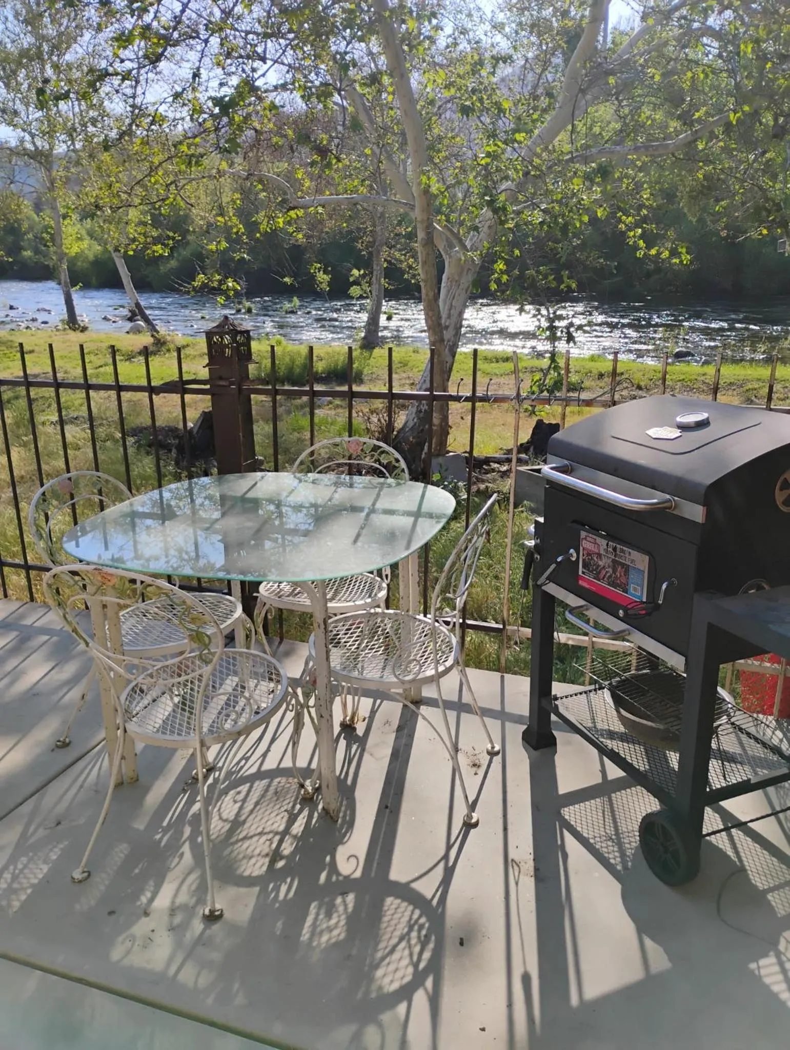 Sequoia River Front Cabins