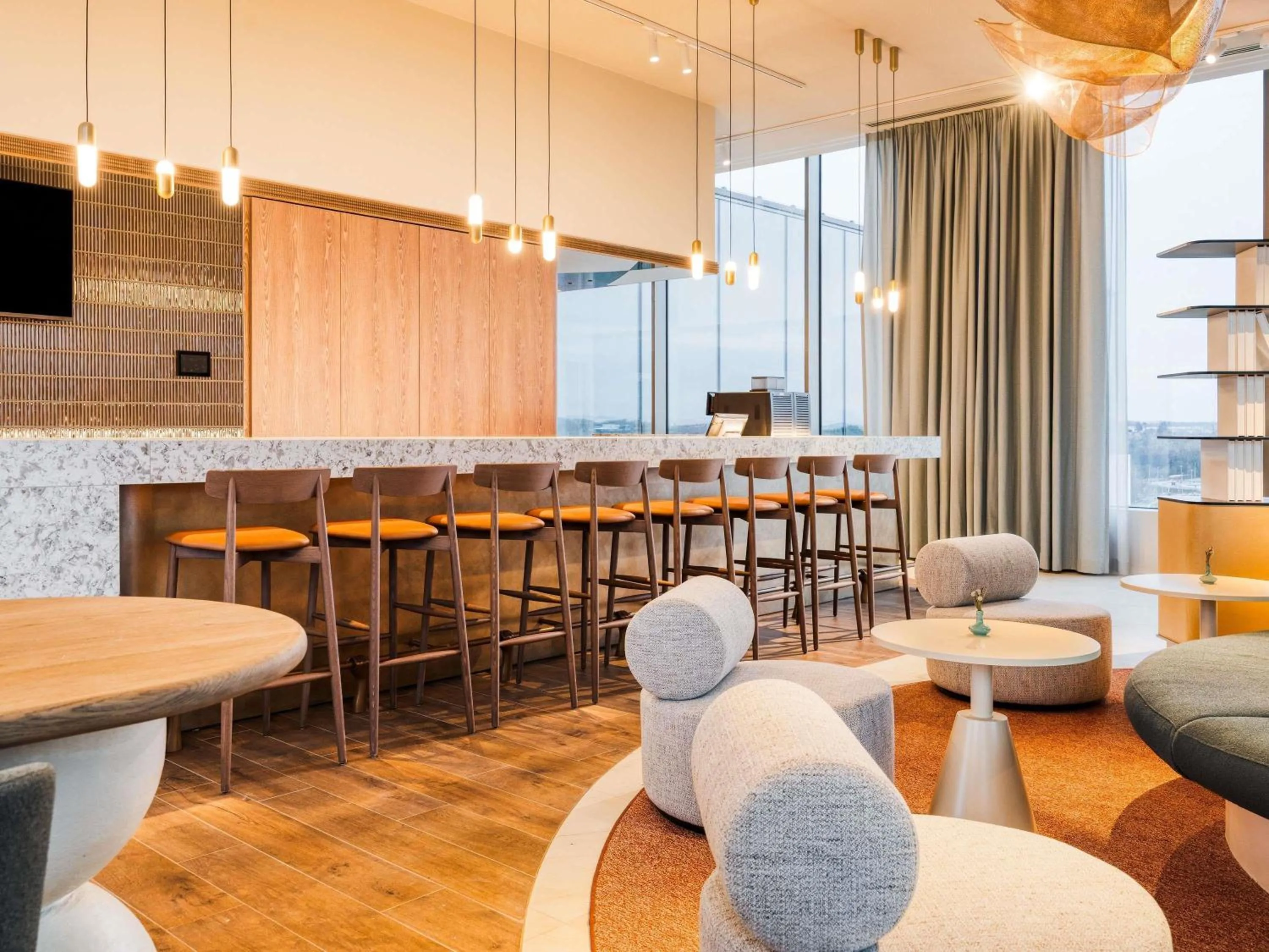 Lounge or bar in Mövenpick hotel Brussels airport