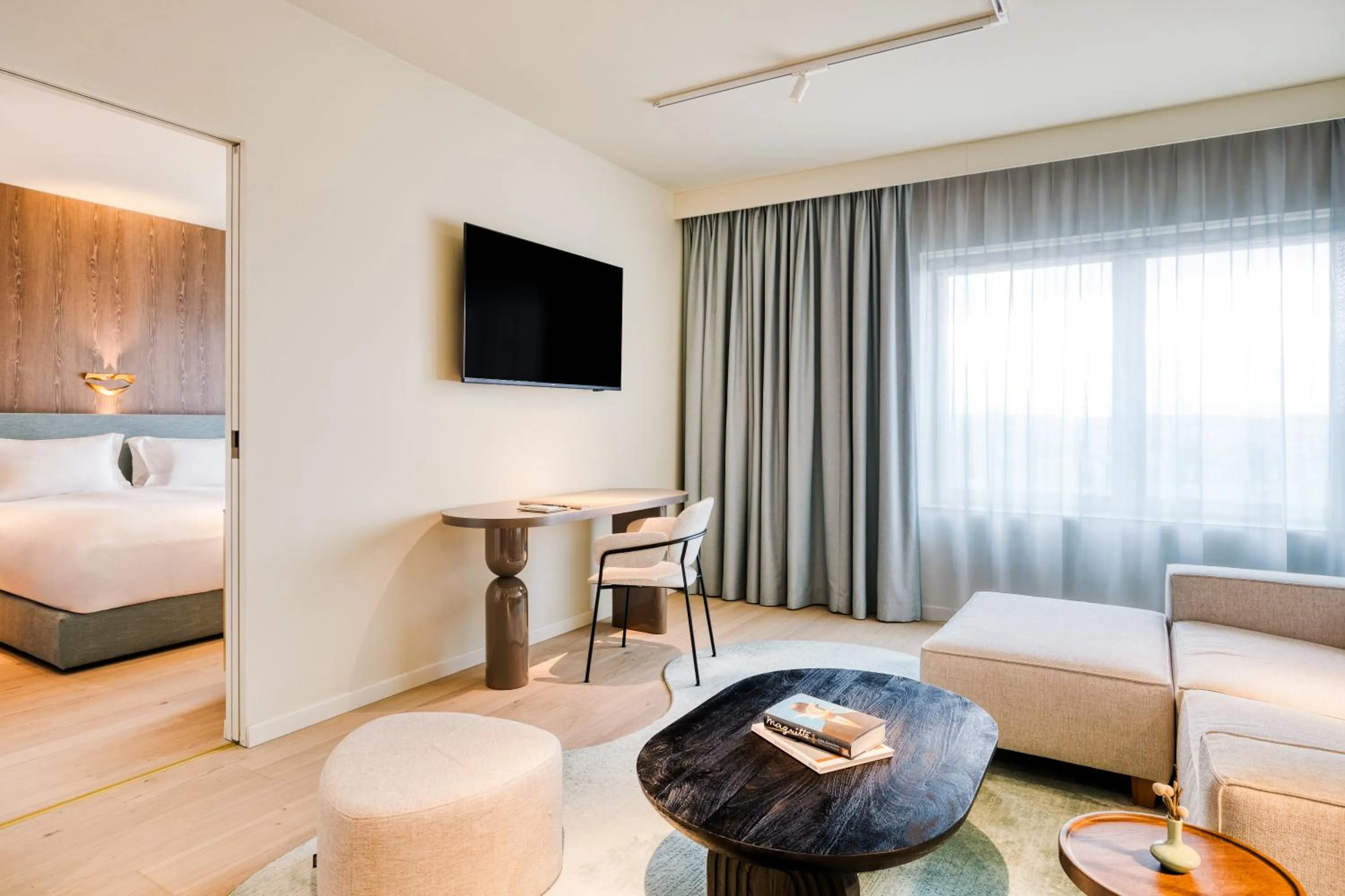 TV and multimedia, Bed in Mövenpick hotel Brussels airport