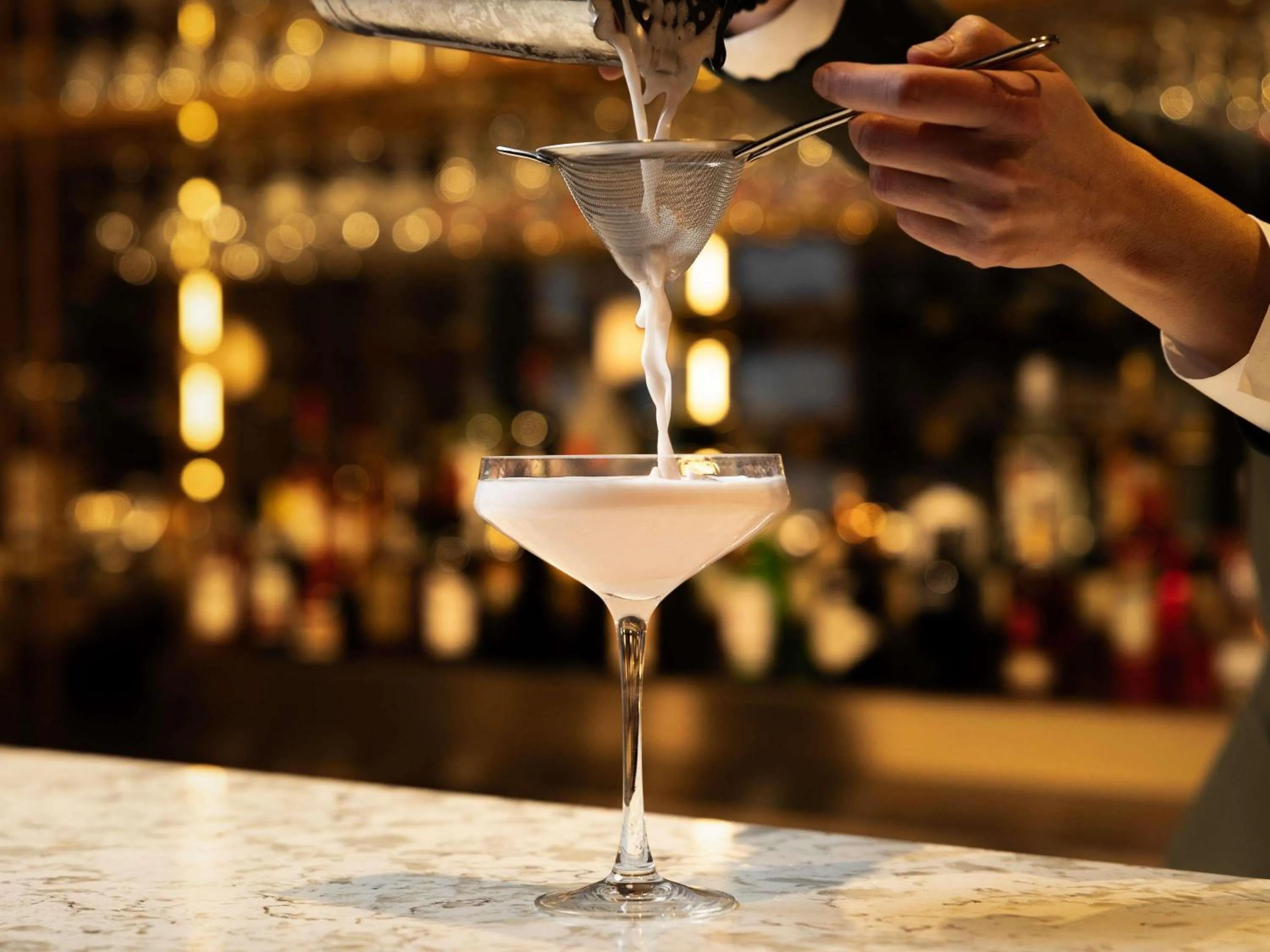 Lounge or bar in Mövenpick hotel Brussels airport