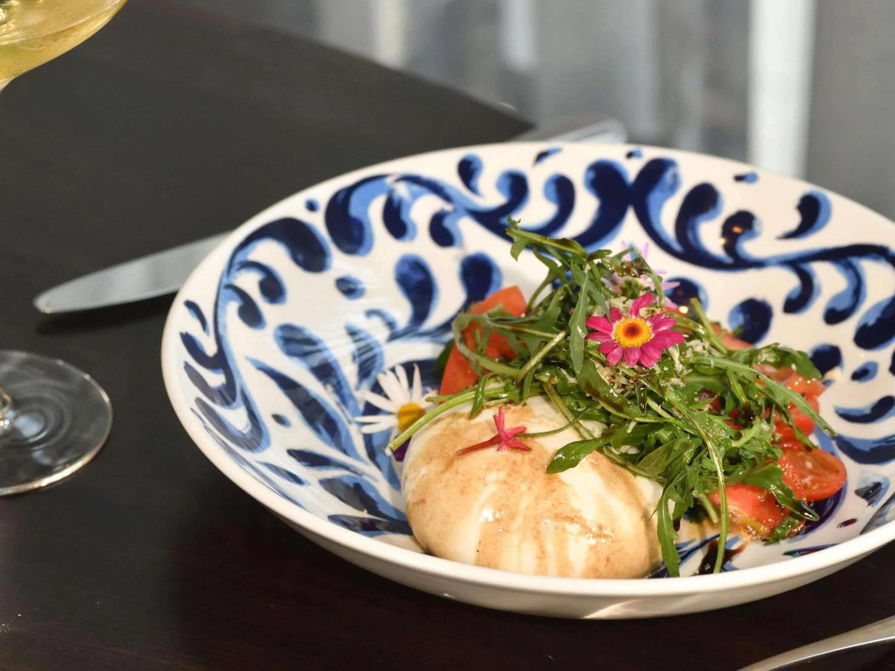 Restaurant/places to eat in Novotel Nairobi Westlands