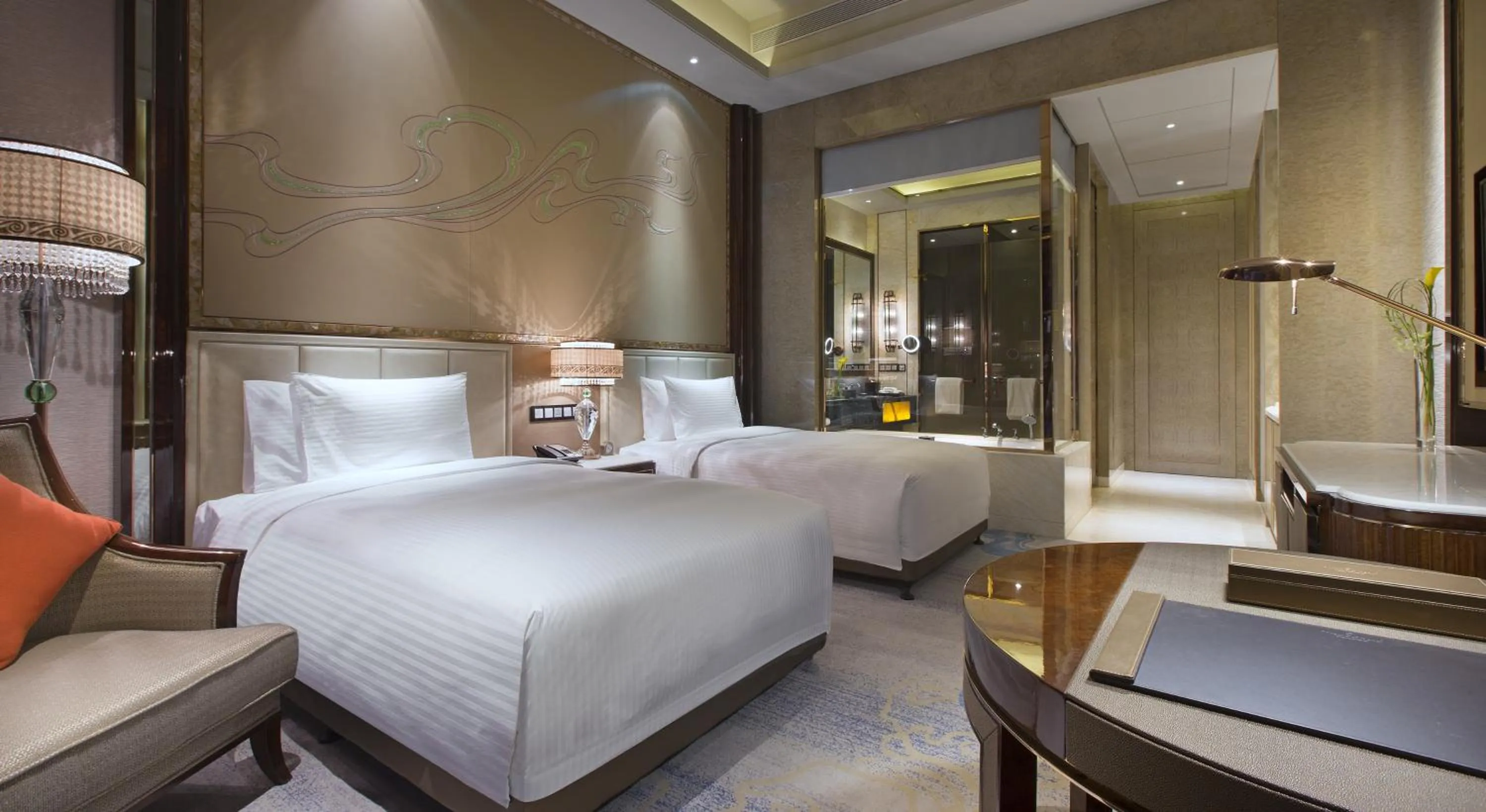 Photo of the whole room, Bed in Wanda Vista Lanzhou