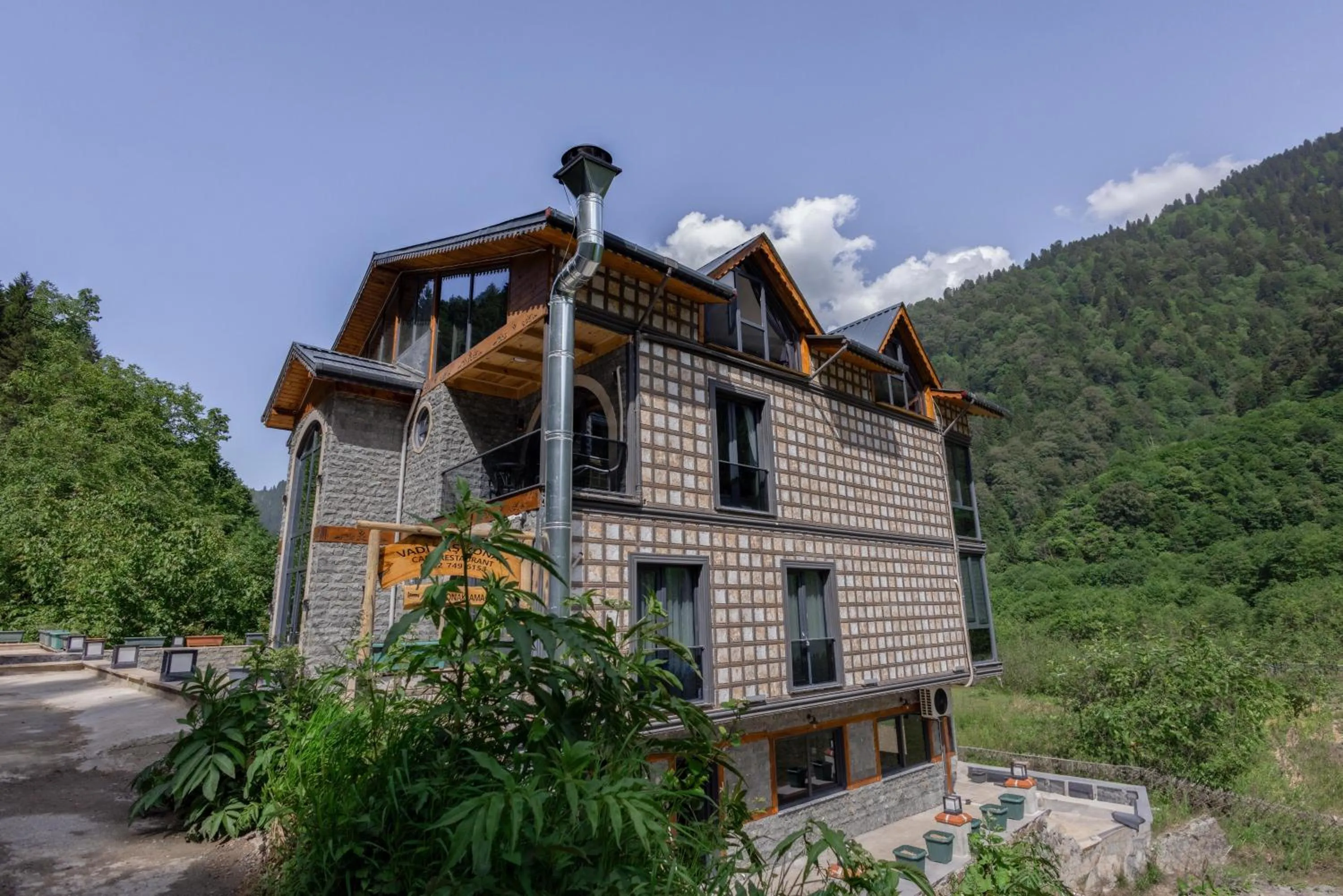 Property building in Vadi Taş Konak