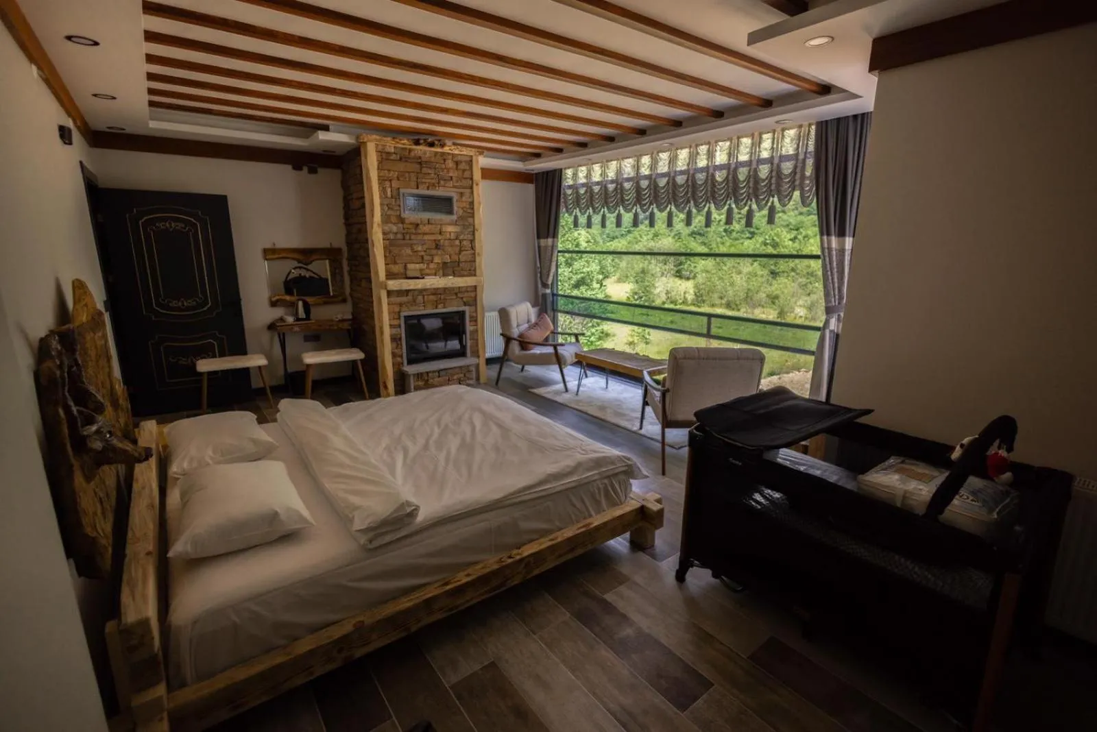 Bedroom, Bed in Vadi Taş Konak