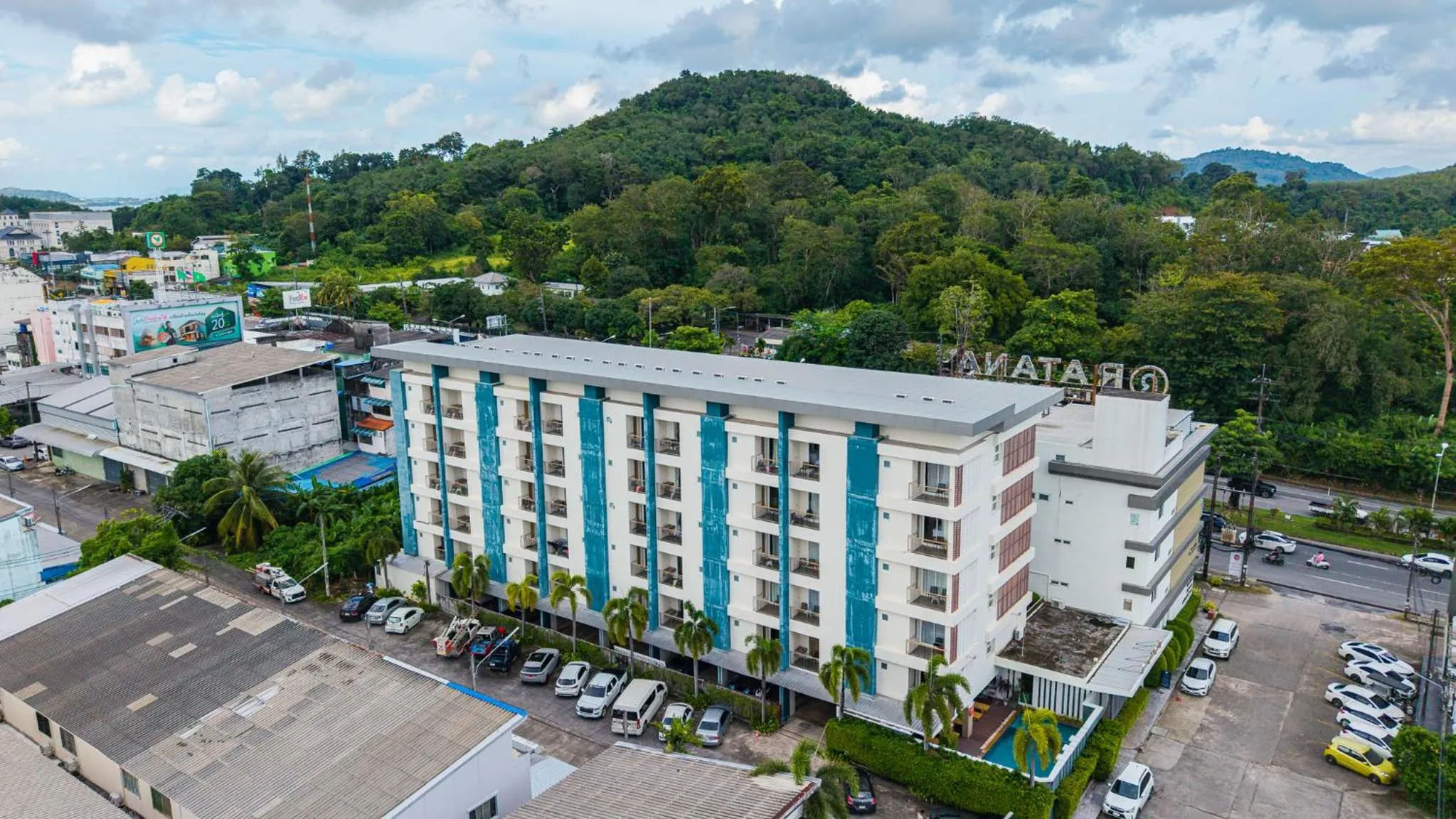Property building in Ratana Hotel Rassada, PHUKET TOWN- SHA Extra Plus