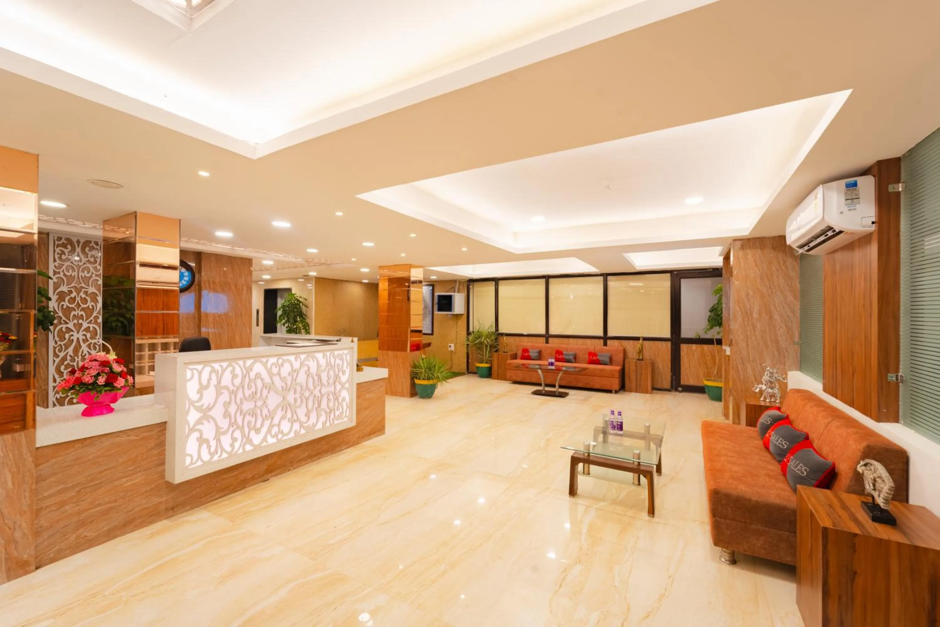 Lobby or reception in Playsales By Playotel Bhopal