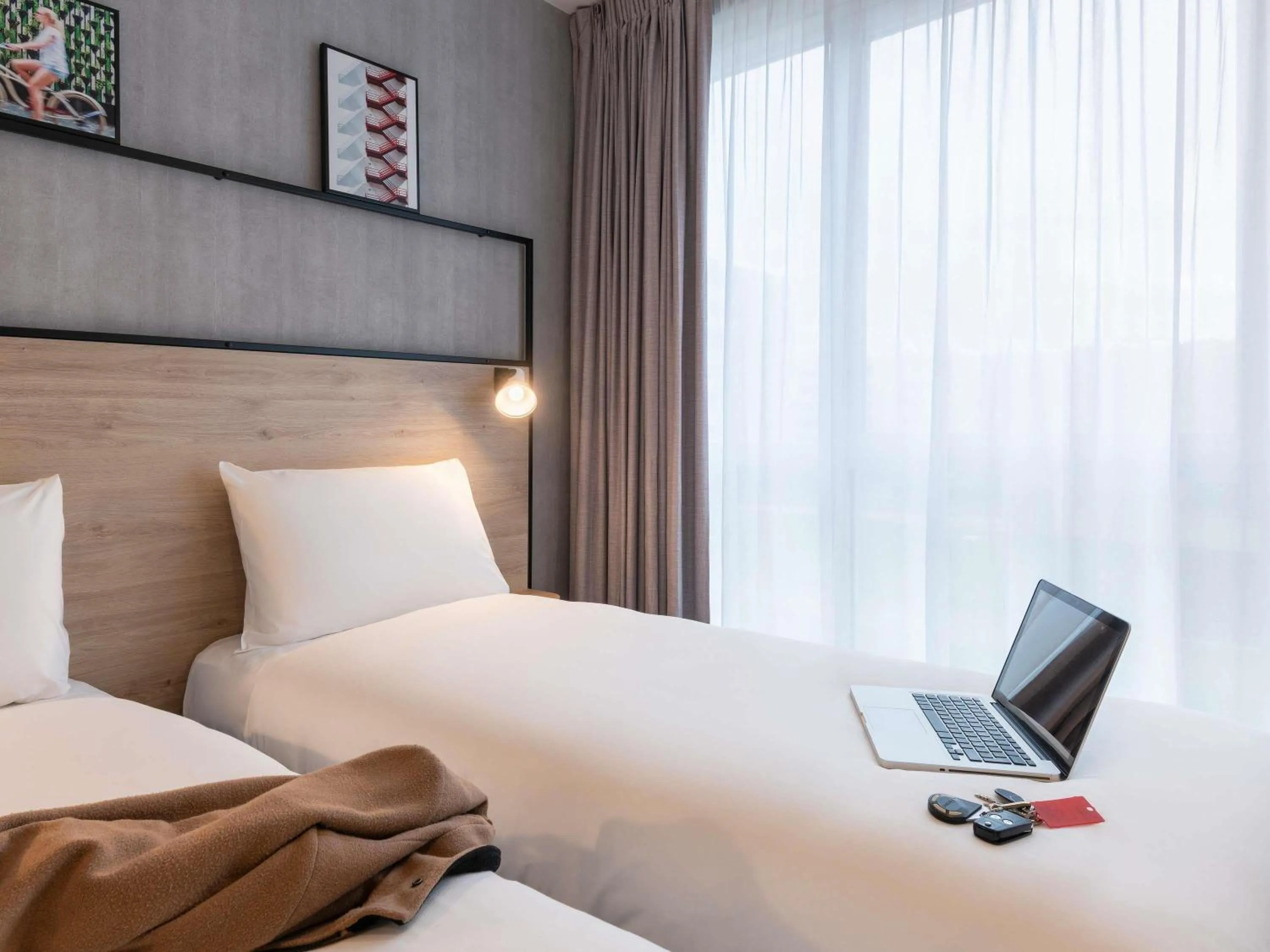 Bedroom, Bed in ibis Acheres St Germain en Laye