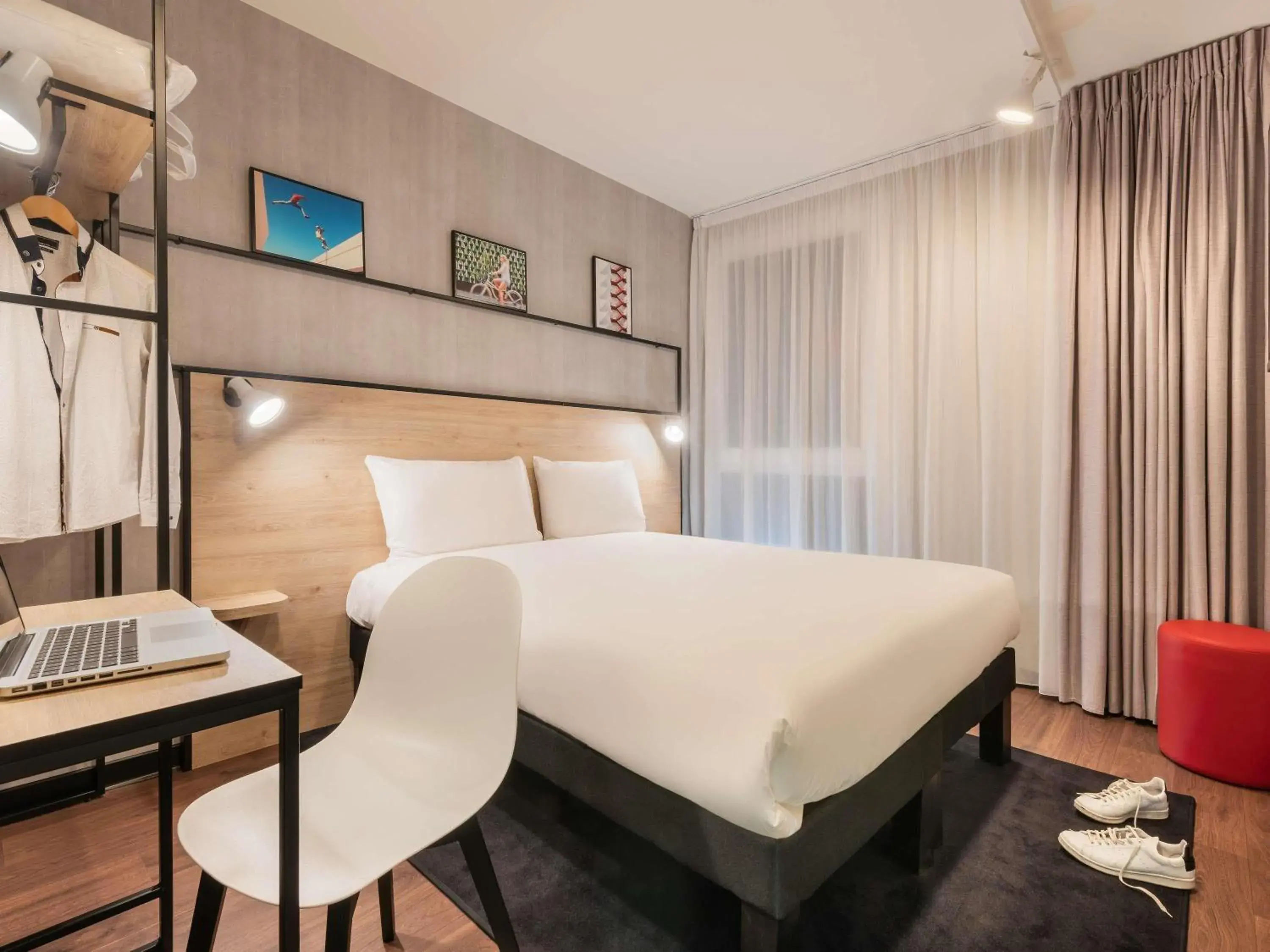 Standard Double Room in ibis Acheres St Germain en Laye Standard Double Room in ibis Acheres St Germain en Laye