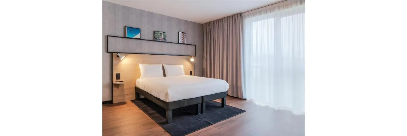 Bedroom, Bed in ibis Acheres St Germain en Laye